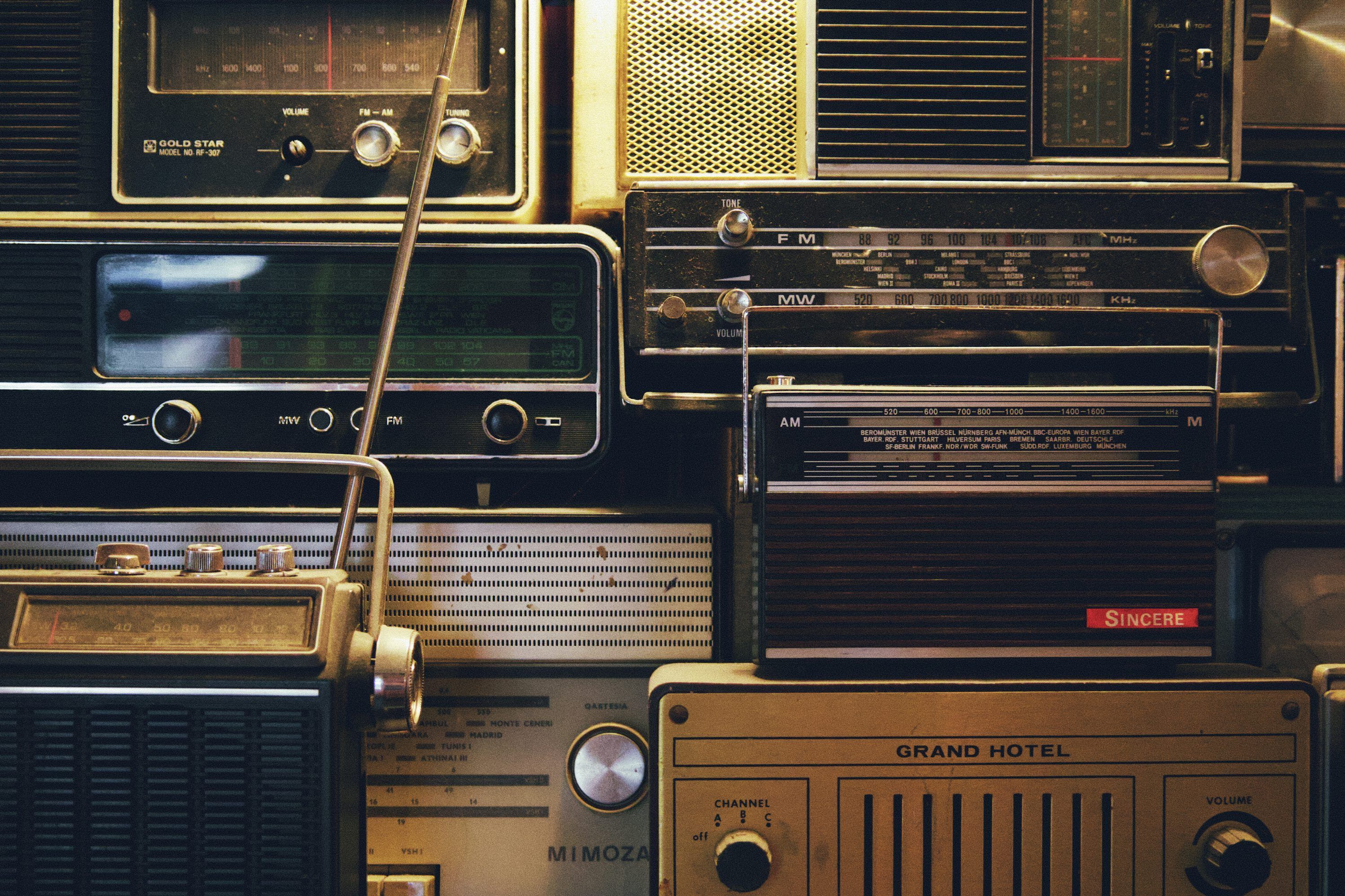 3000x2000 Vintage Tech Picture. Download Free Image