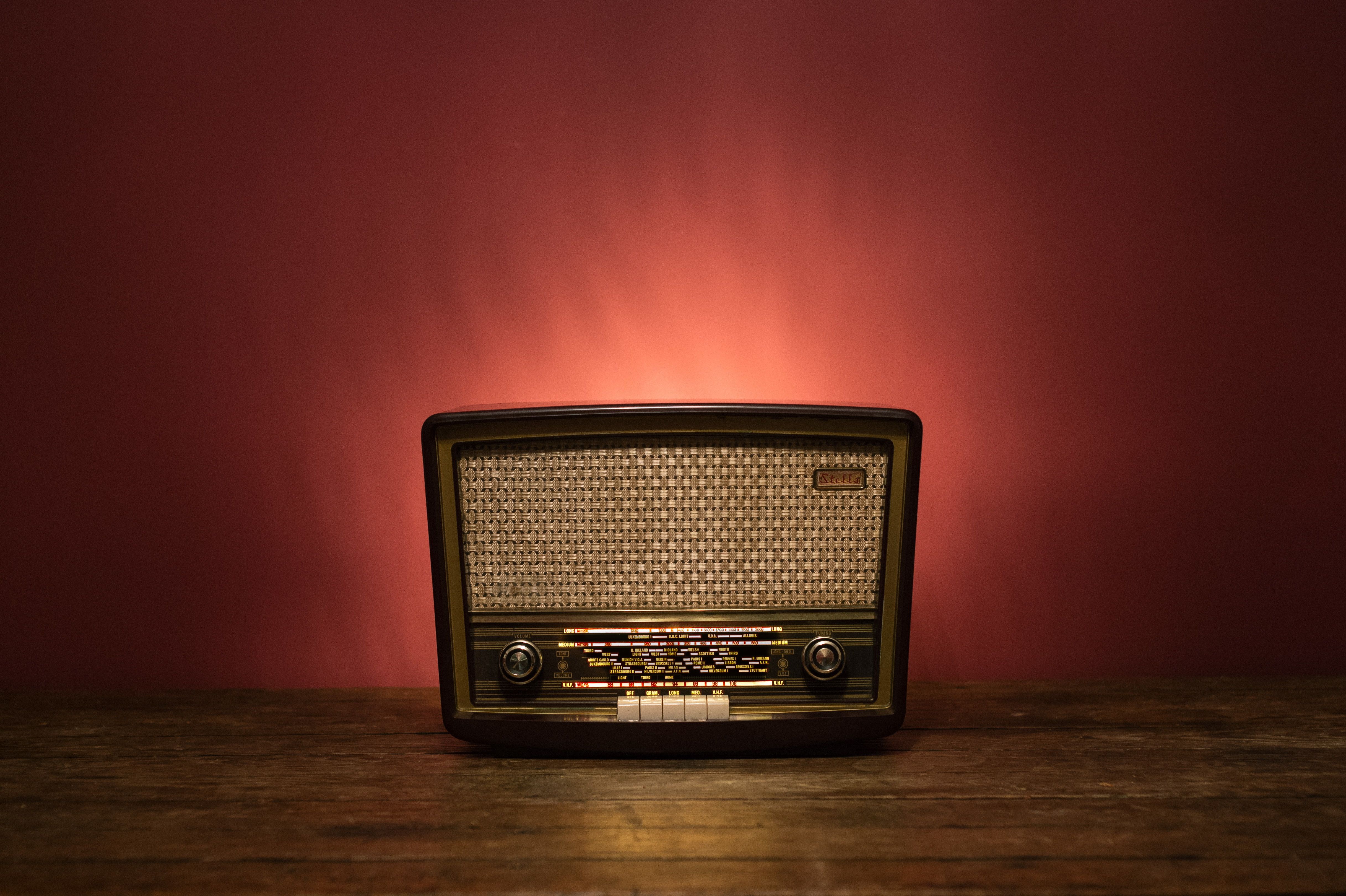 4866x3239 Old Tech Wallpaper