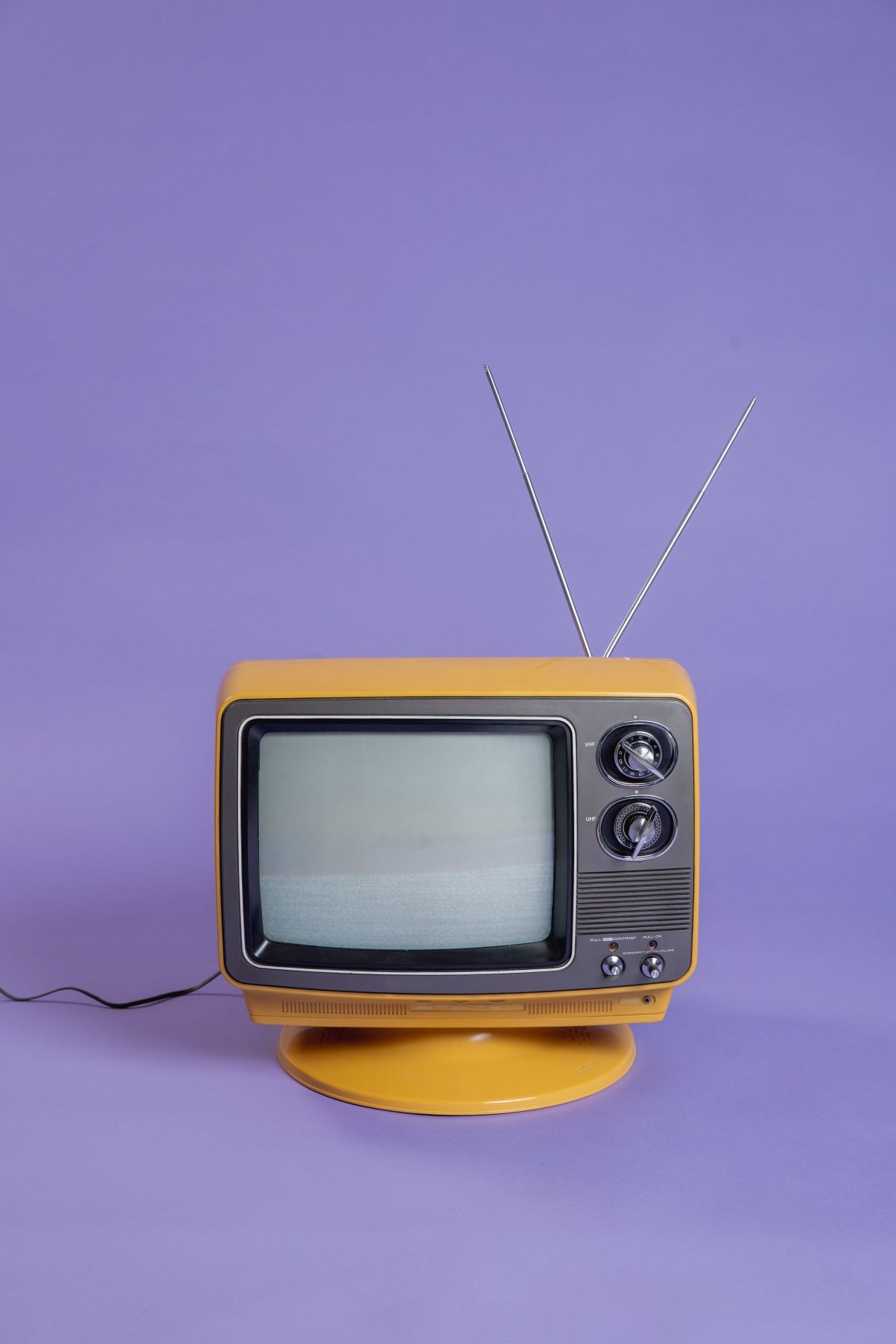 1200x1800 Free HD Retro Vintage TV Set Wallpaper