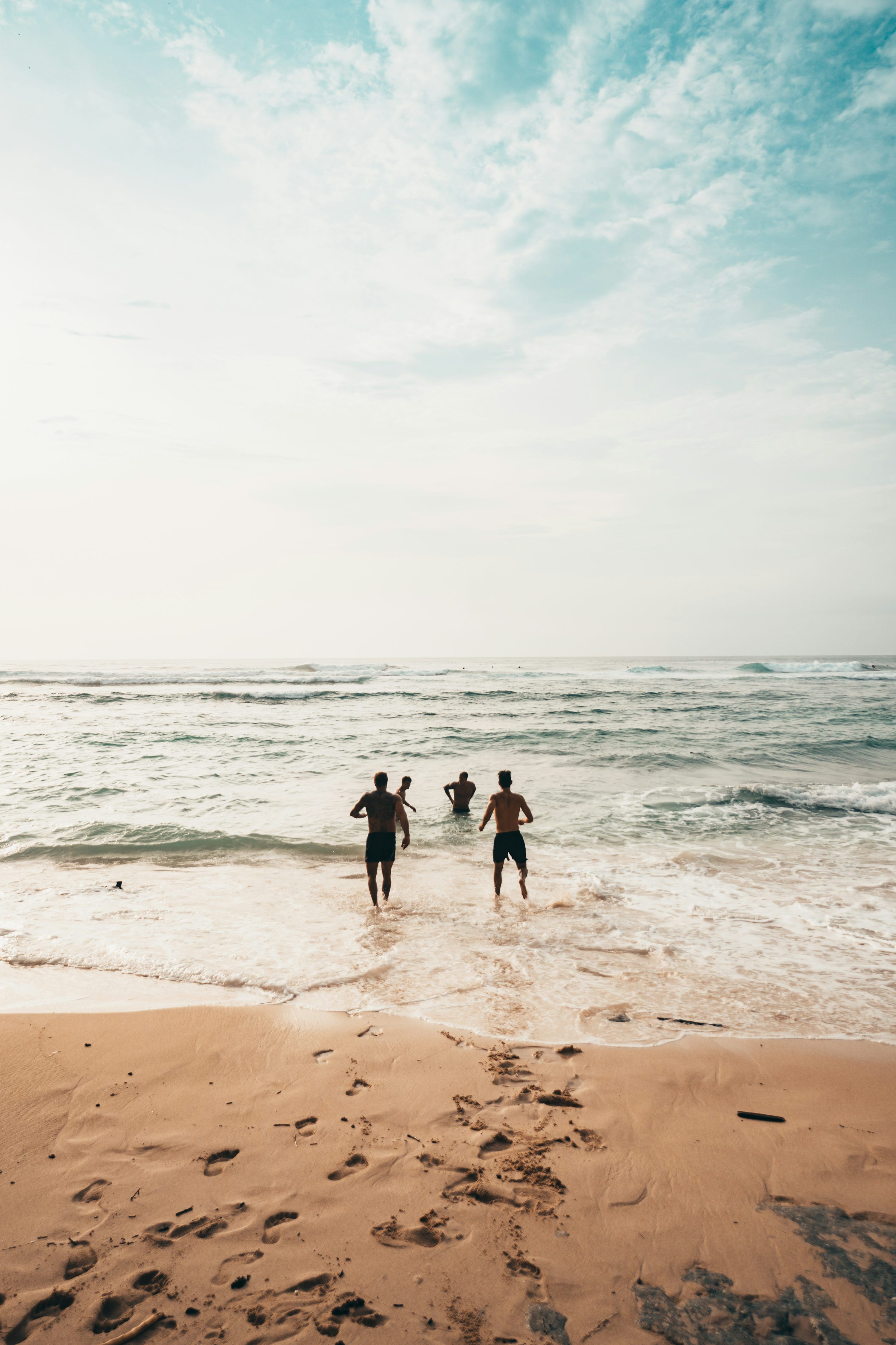 3000x4500 Beach People Picture. Download Free Image