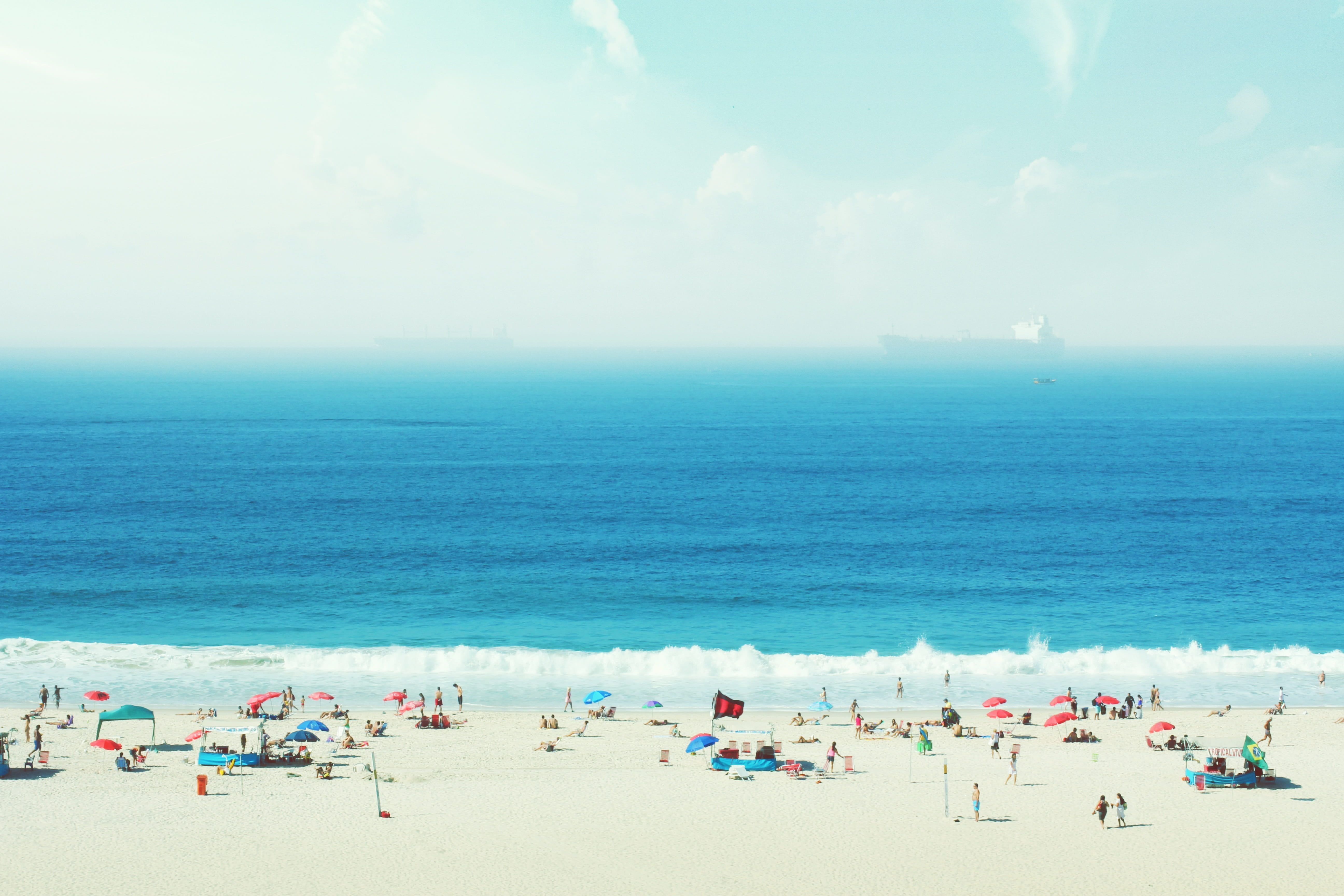5184x3456 Summer Beach People Wallpaper