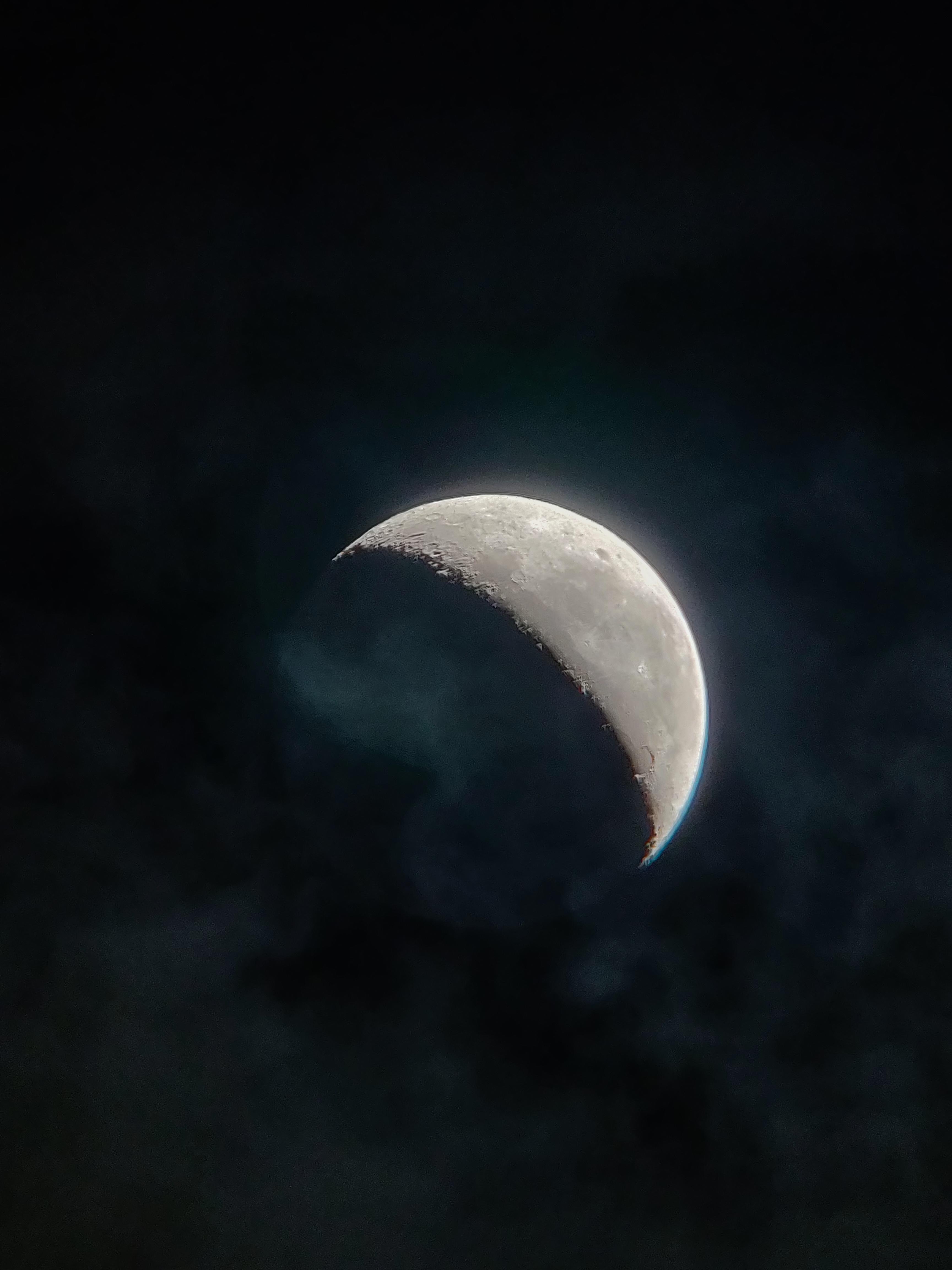 3456x4608 Moon on a cloudy night