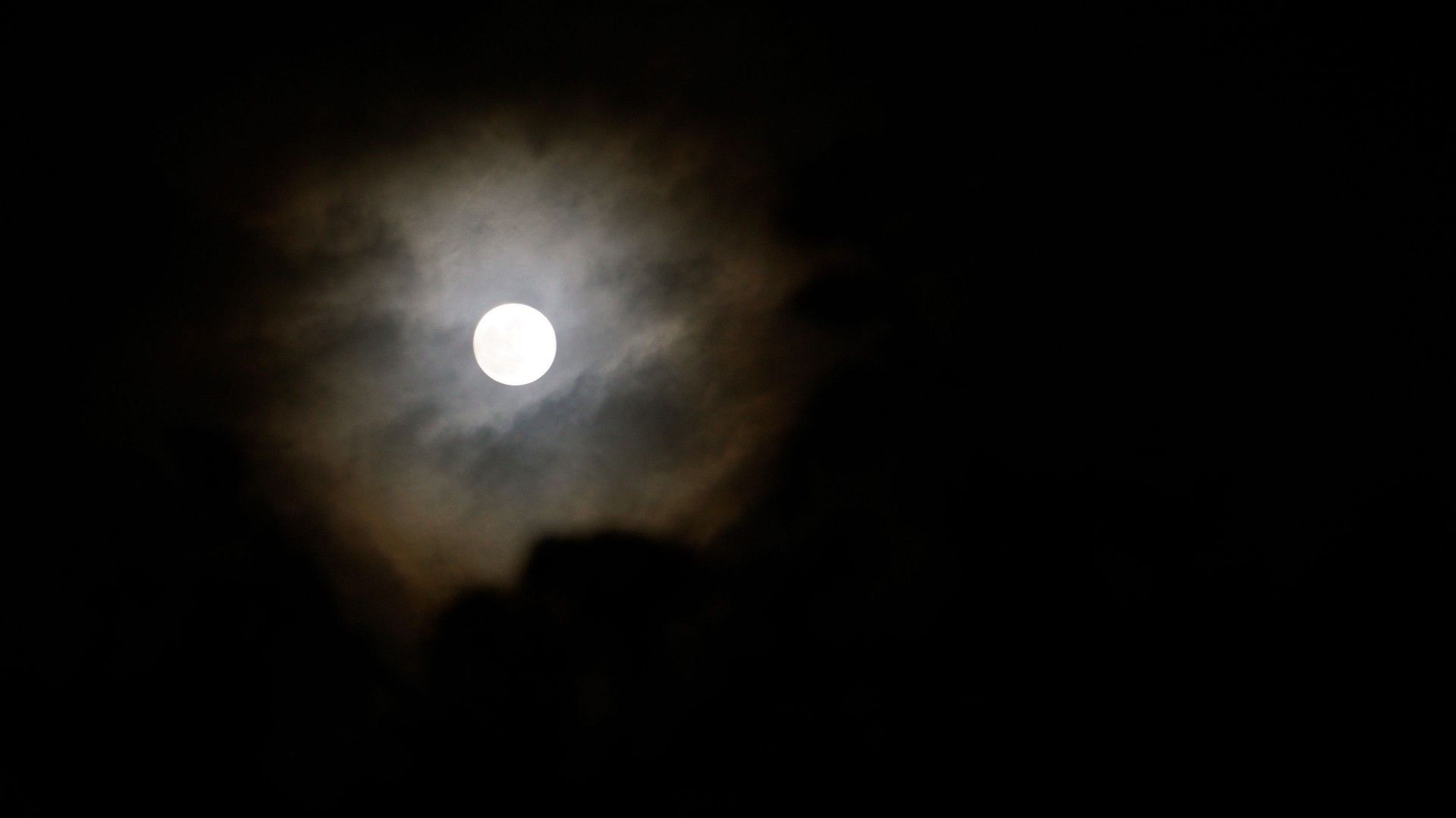 1920x1080 Moon Black Cloudy Sky 4K HD Moon Wallpaper