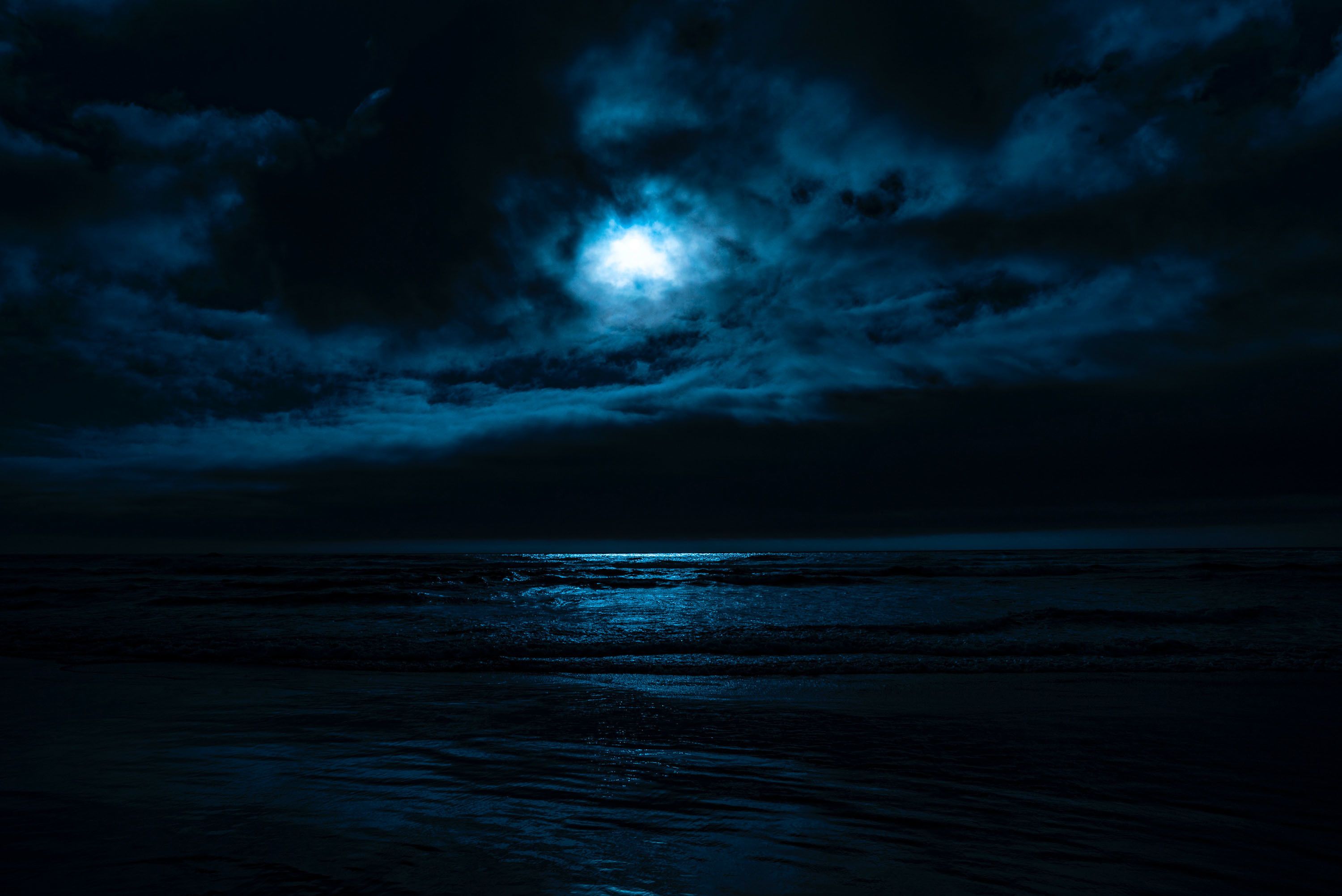 3000x2004 The moon in the cloudy sky over the sea at night Desktop wallpaper 1024x1024