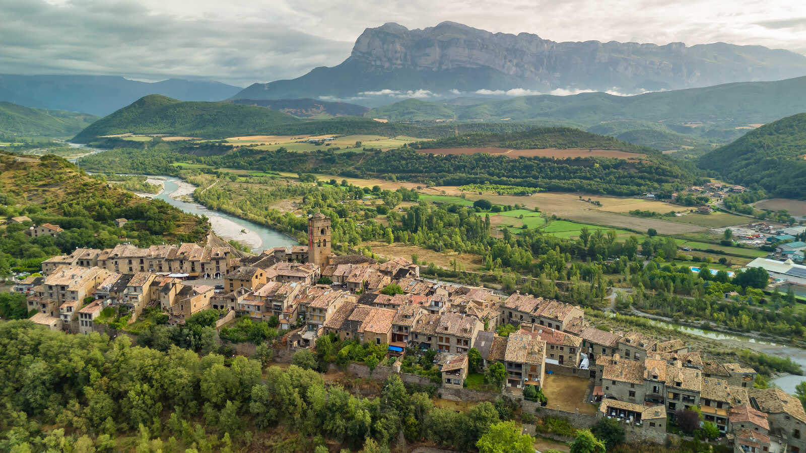1600x900 The most beautiful village in the Spanish Pyrenees: it's not Vielha