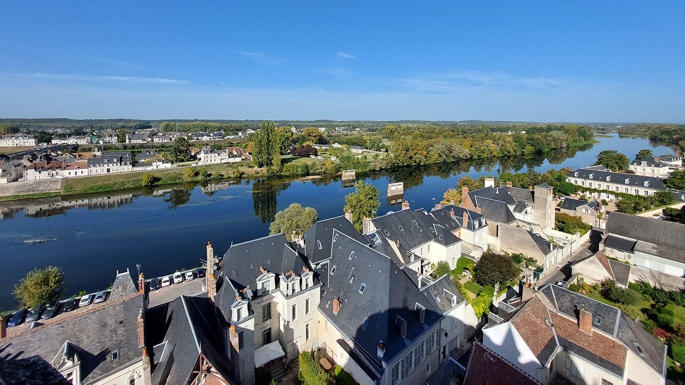 1366x768 The most beautiful landscapes of the Loire Valley by bike à vélo