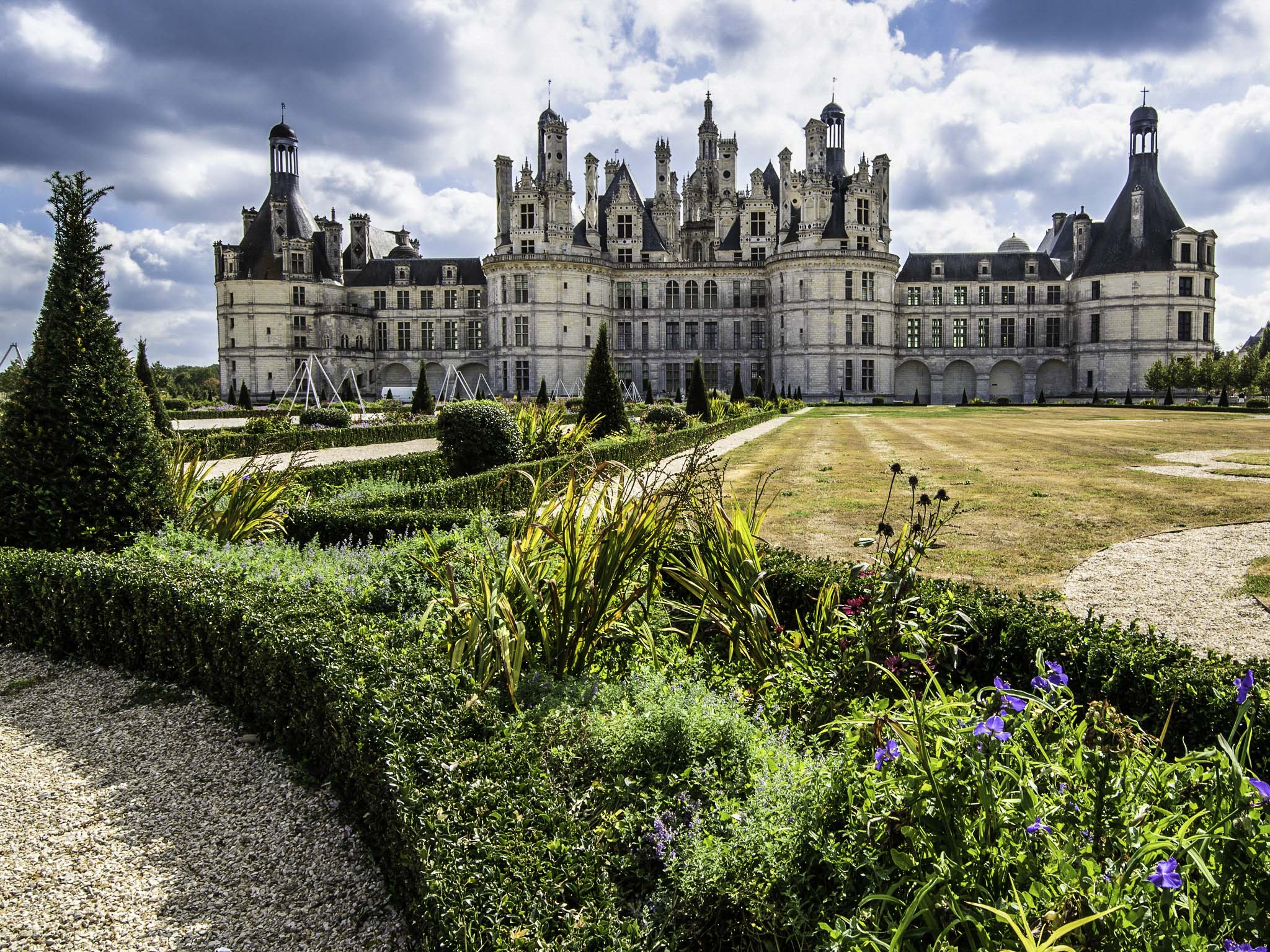 2048x1536 Loire Valley: The True Heart of France