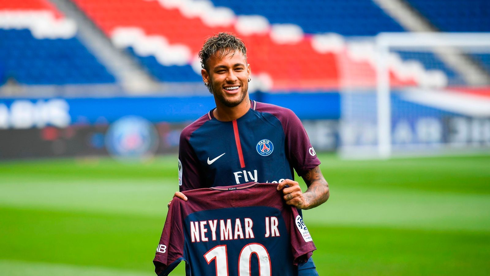 1600x900 Neymar completes £200m transfer from Barcelona to PSG