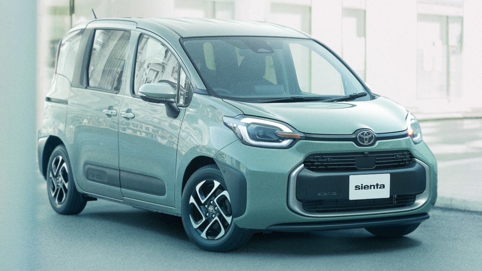 1920x1080 New Toyota Sienta Debuts In Japan As A 3 Row Hybrid Minivan Based On The Yaris