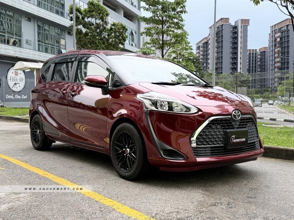 1024x768 Photos for Toyota Sienta 1.5A G