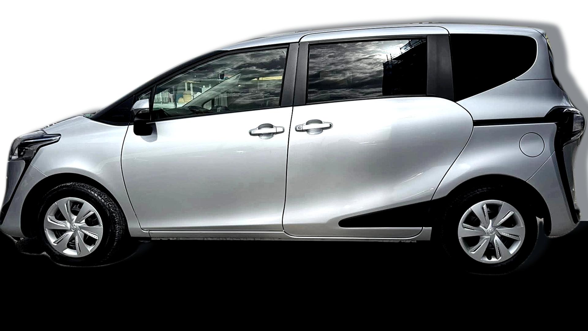 1920x1080 Toyota Sienta 7