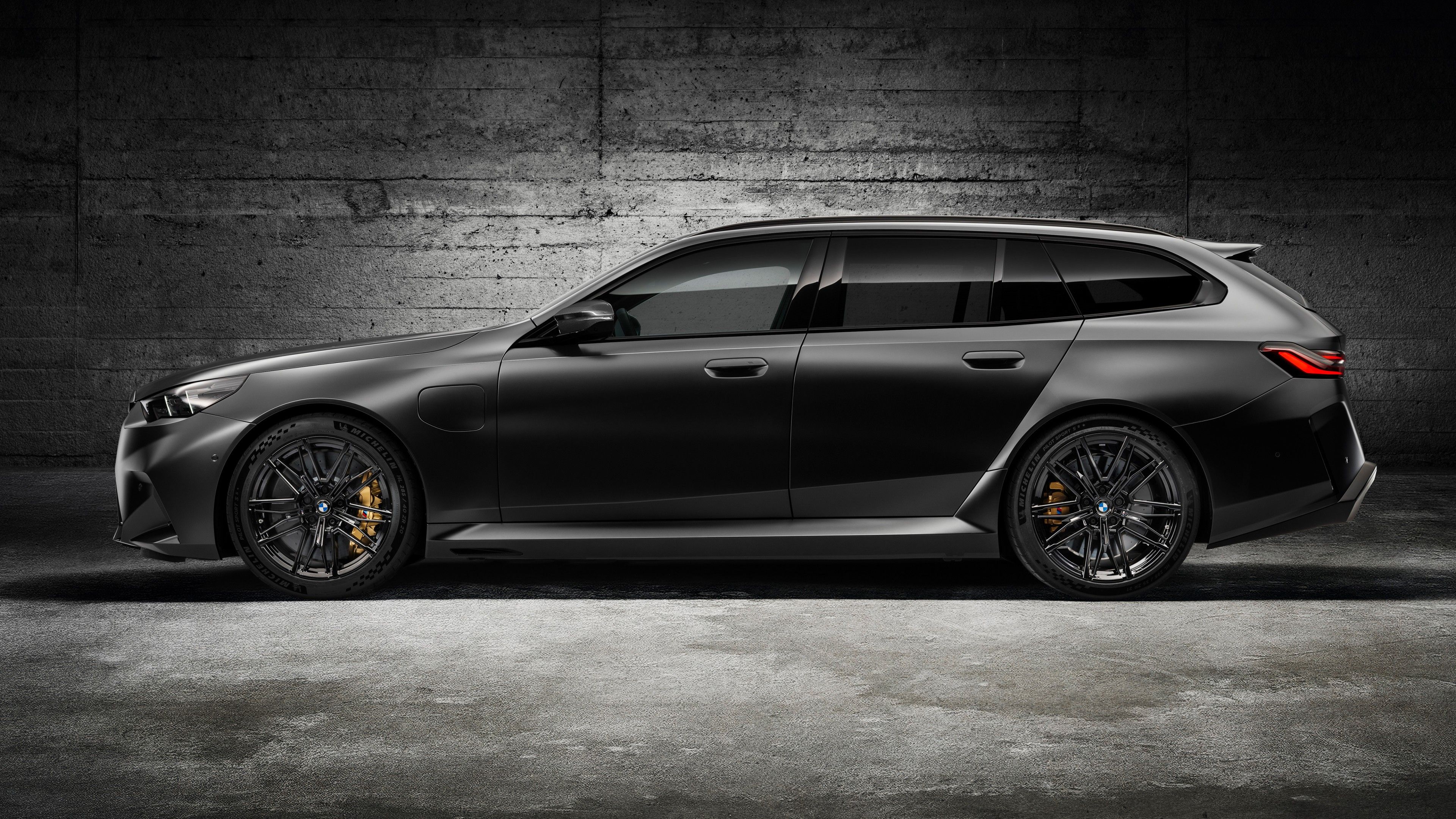 3840x2160 BMW M5 Touring 2024 Wallpaper Car Wallpaper