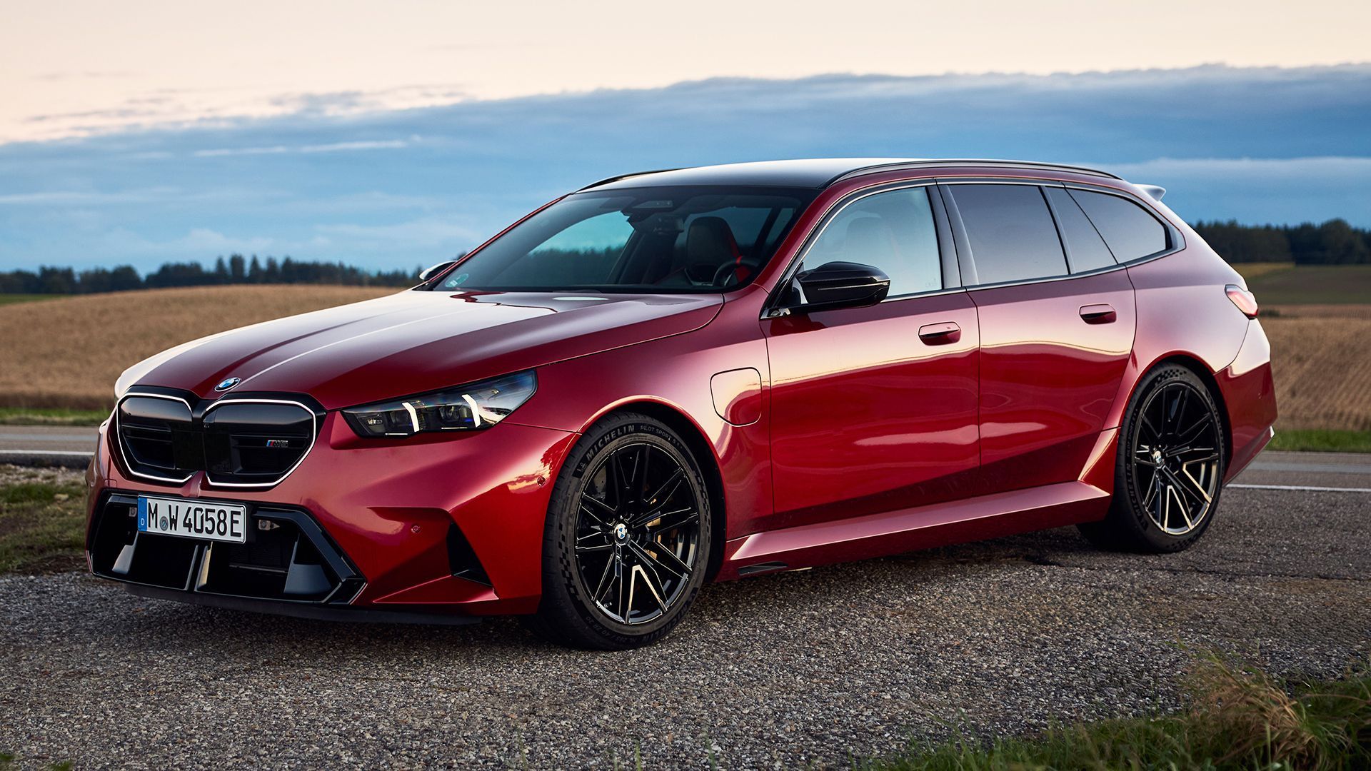 1920x1080 BMW M5 Touring Image: Interior and Exterior Gallery