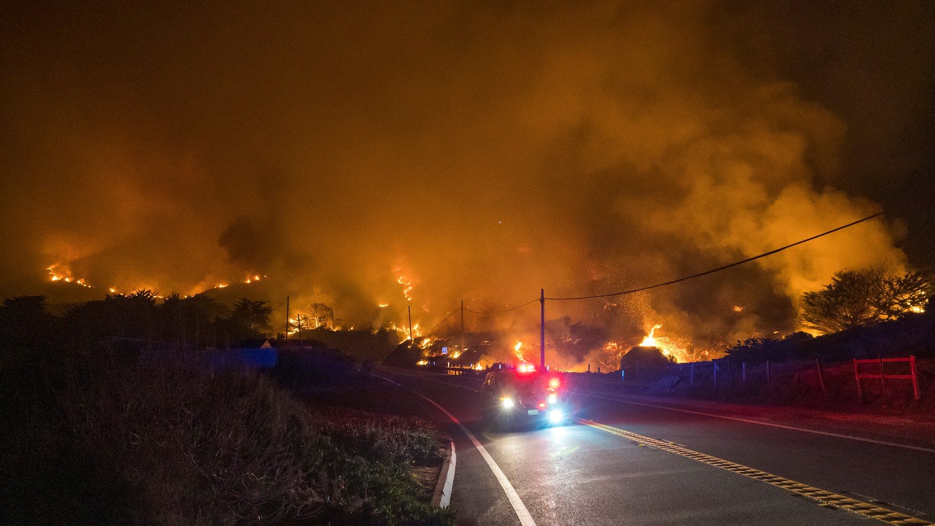 1920x1080 In Picture: Wildfire in California's Big Sur forces evacuations. In Picture News