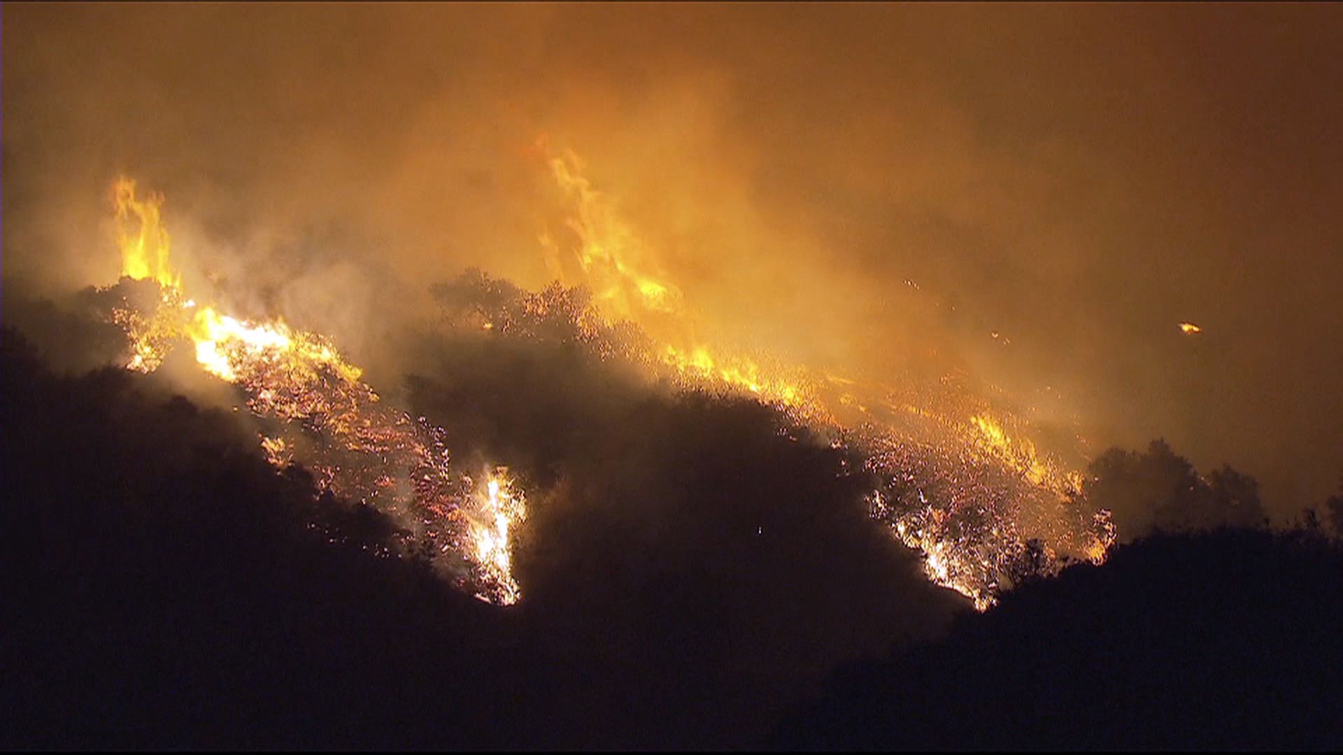 1920x1080 Big Sur flames engulf fire chief’s home