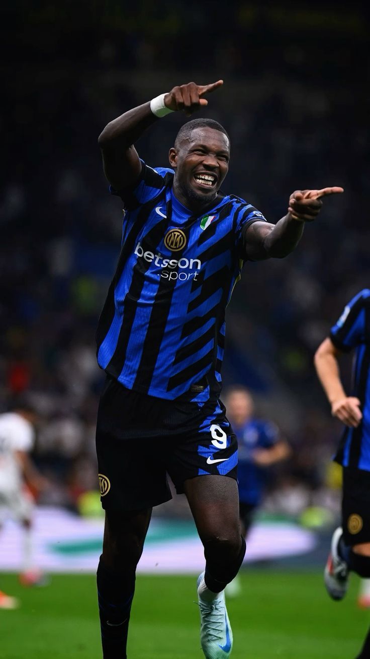 736x1308 Marcus thuram inter