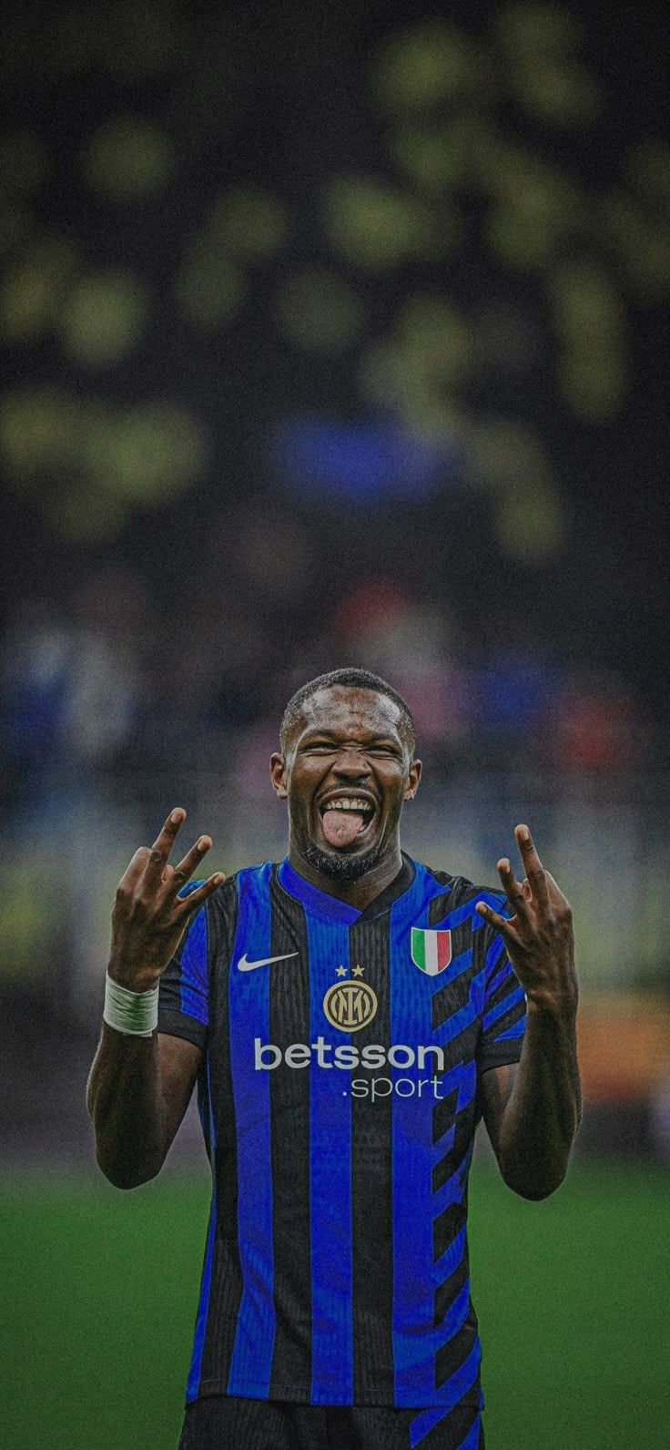 736x1592 Marcus thuram