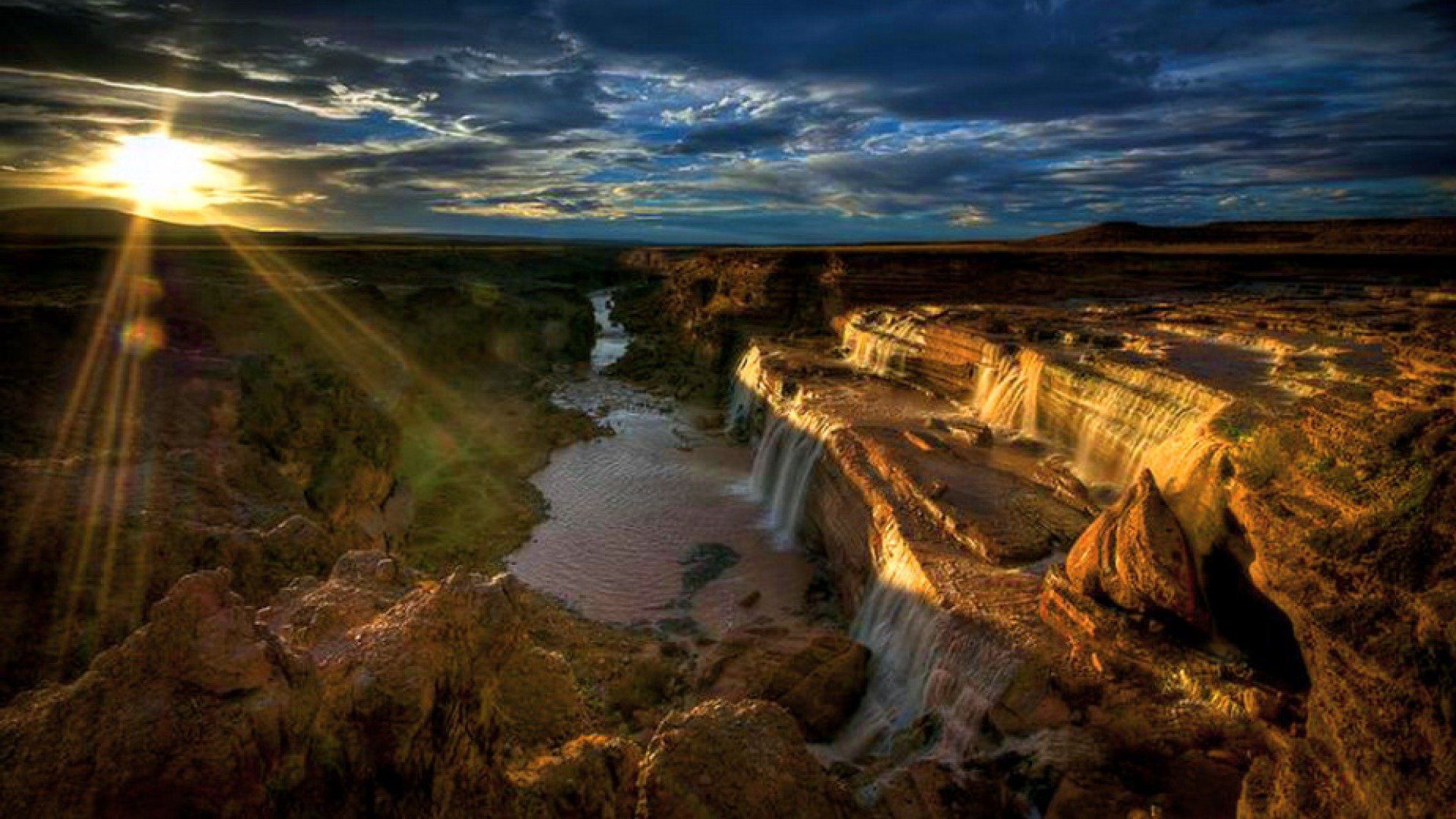 1920x1080 Arizona Waterfall Wonder: Stunning HD Nature Wallpaper at Sunsetx1080
