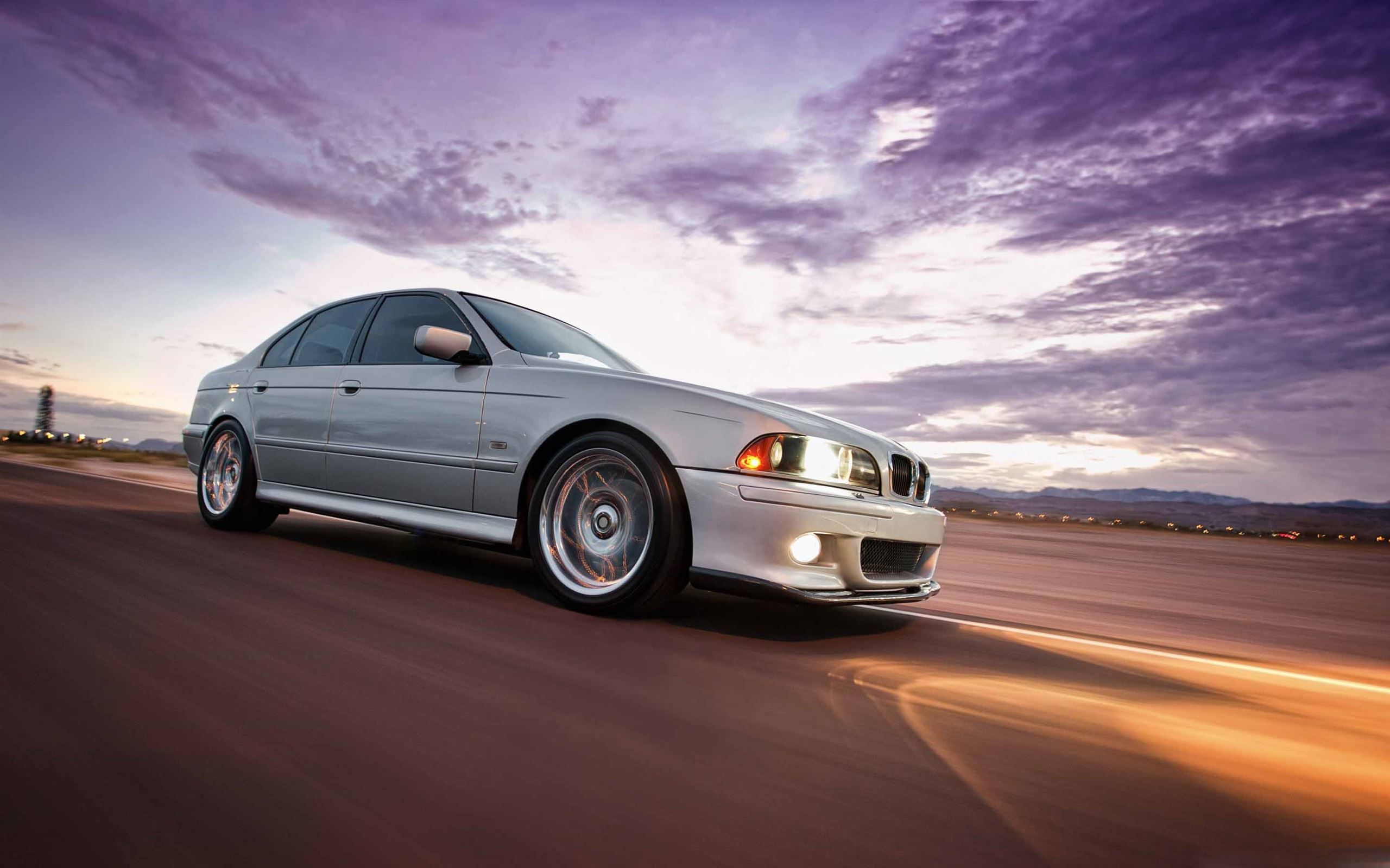 2560x1600 Cool Car MacBook Pro Wallpaper Download