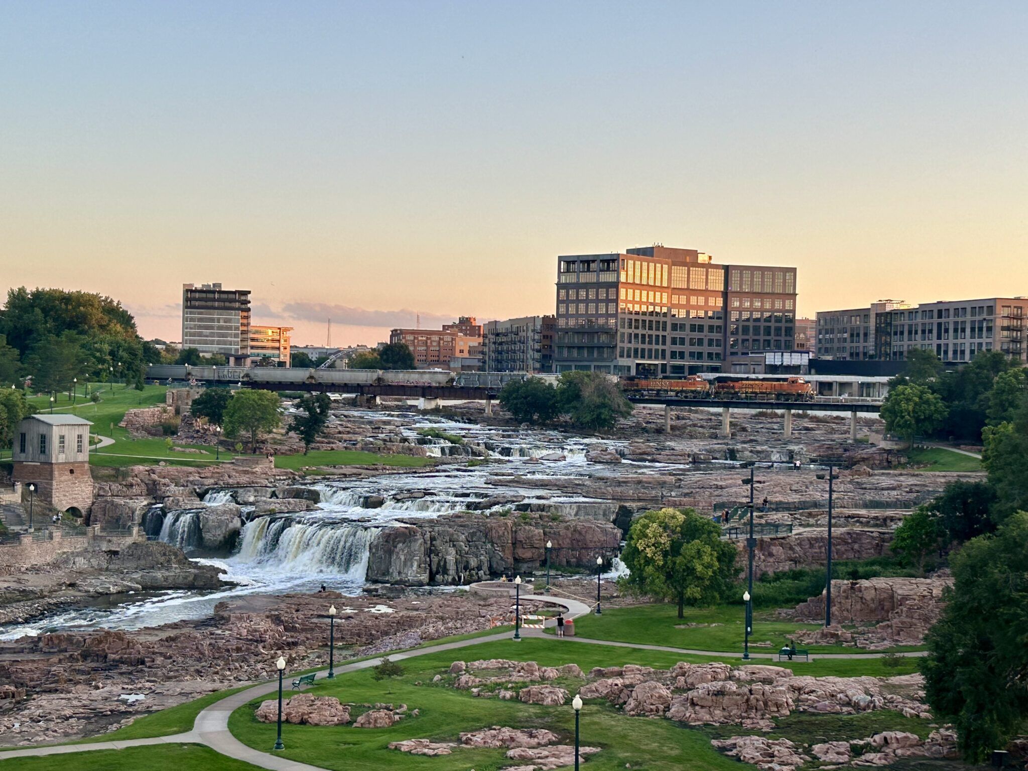 2048x1536 Things to Do in Sioux Falls, South Dakota: Ultimate Travel Guide