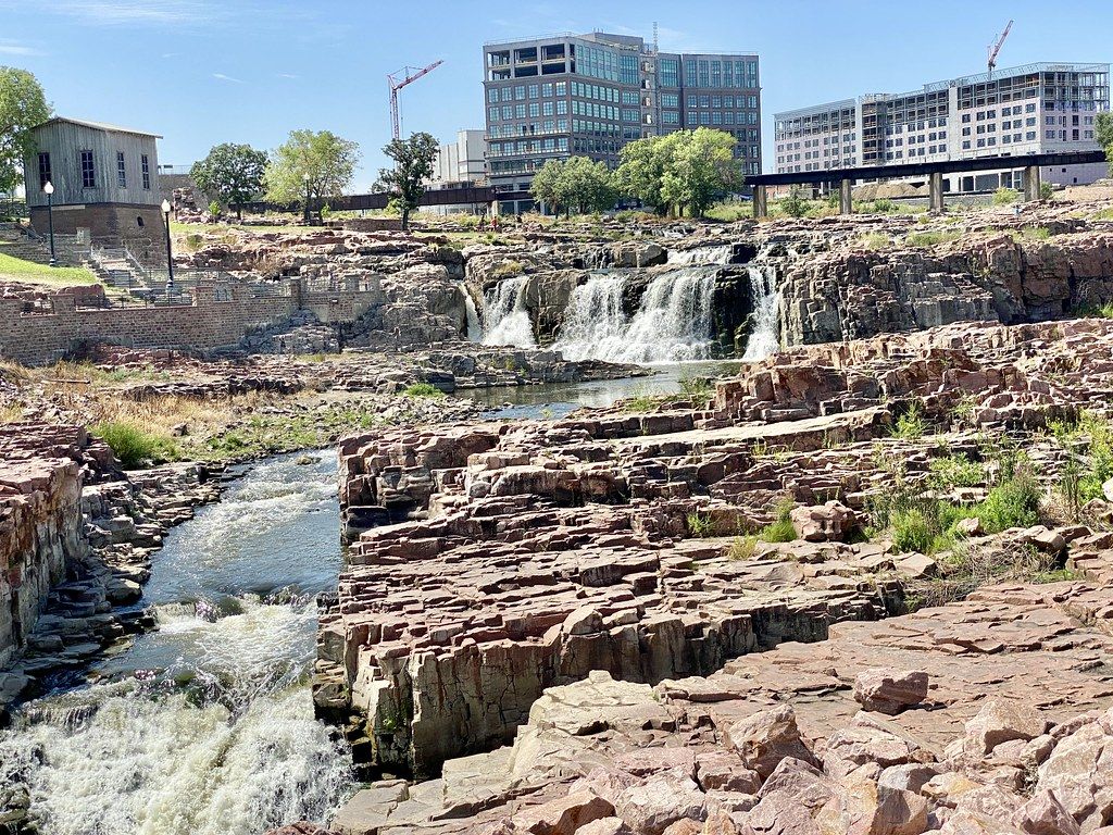 1024x768 Falls of the Big Sioux River, Falls Park, Sioux Falls, SD