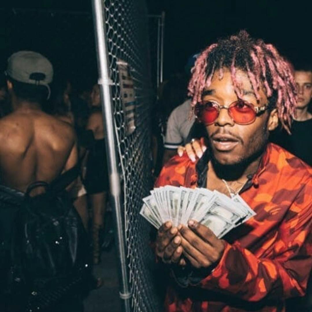 1080x1080 Does anyone have this picture as a wallpaper? Could've sworn I've seen it on here awhile ago. If not could someone please make it into one?