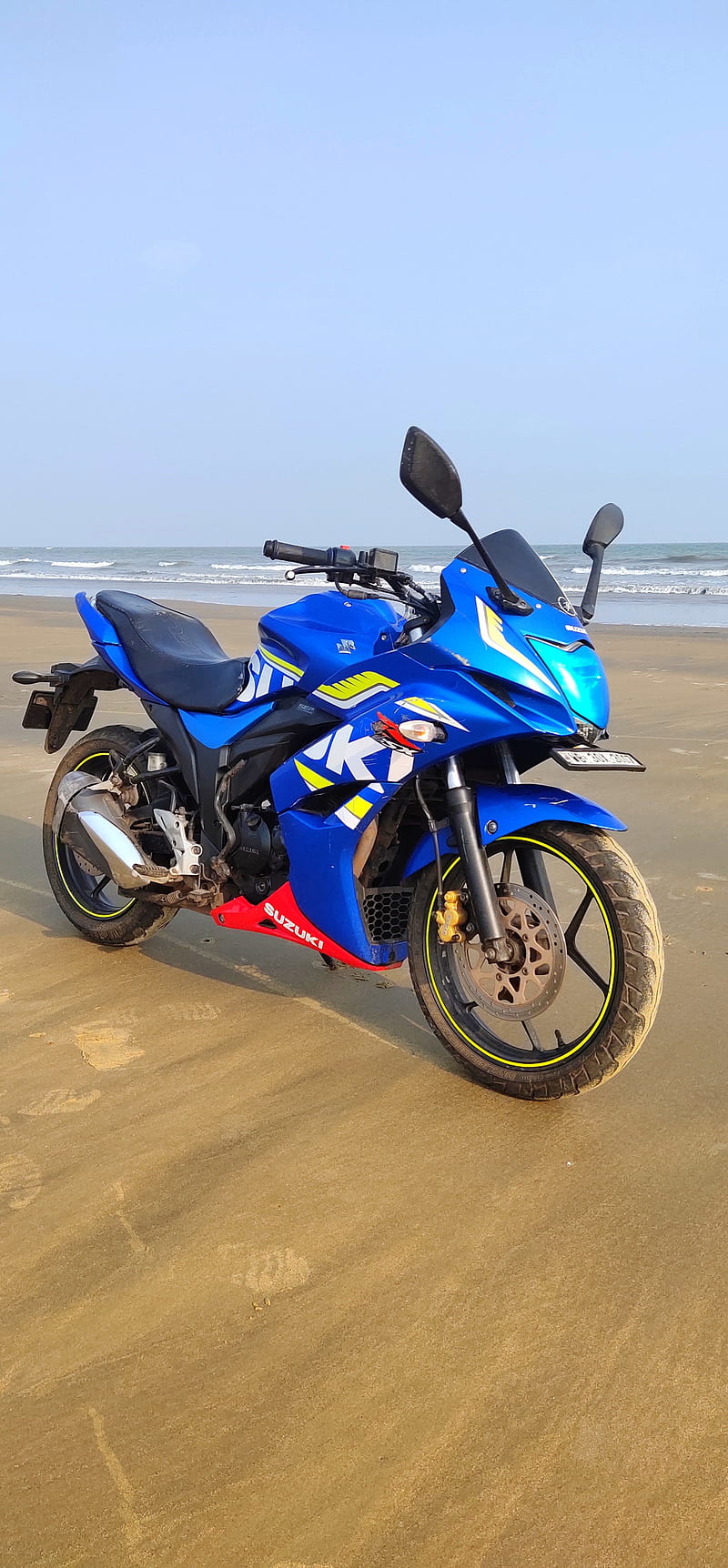 800x1724 Suzuki Gixxer, bike, gixxer, moto, suzuki, HD phone wallpaper