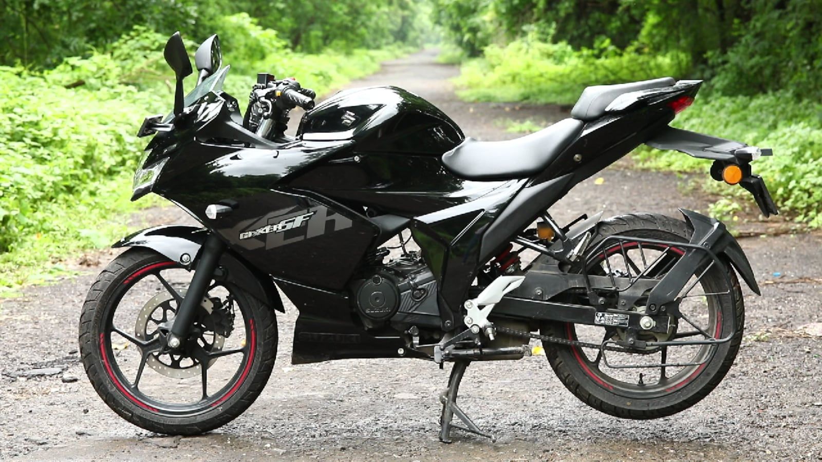 1600x900 Suzuki Gixxer SF Review: An upgrade to its already fun predecessor