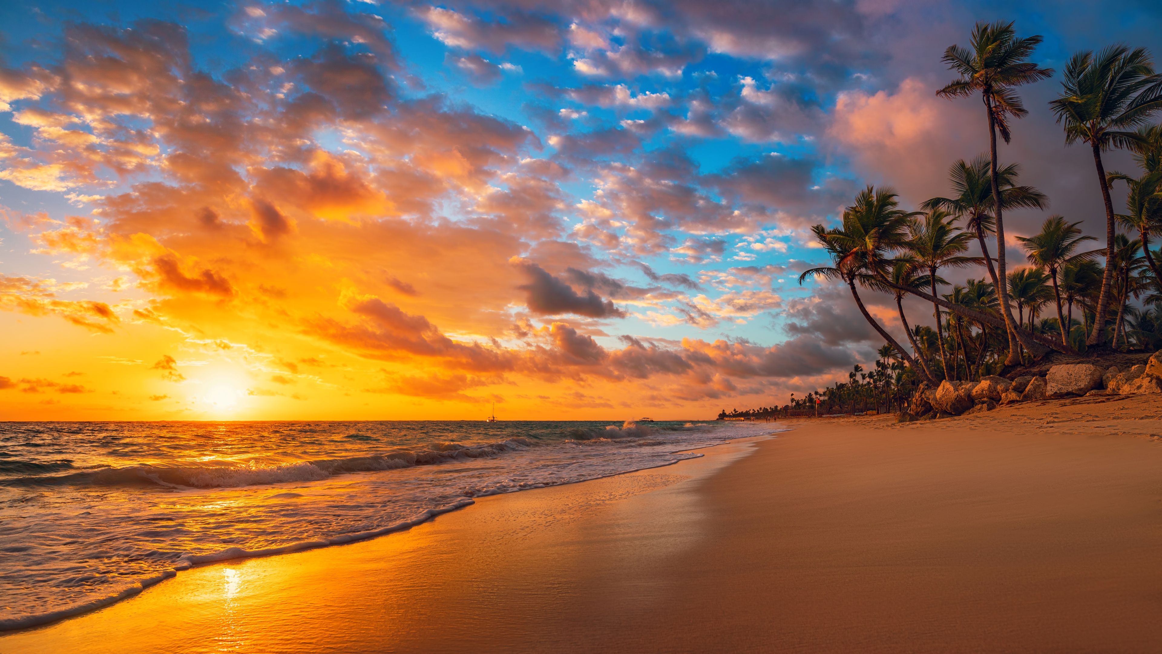 3840x2160 4K Ultra HD Sunset Bliss: Vibrant Beach & Nature Spectaclex2160