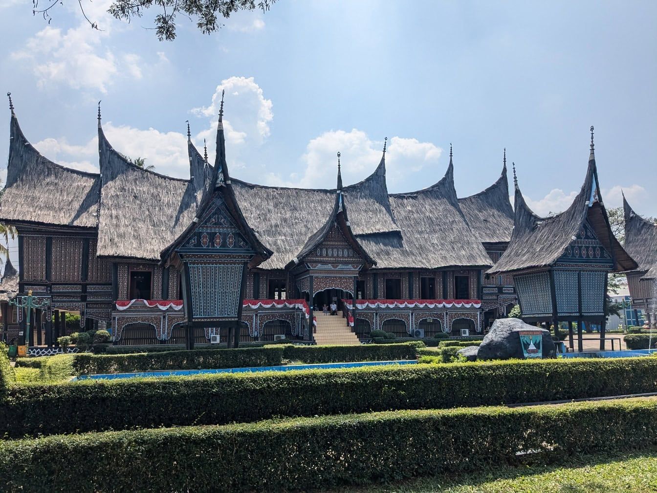 1344x1008 Free picture: Traditional temple in Indonesian architectural style at Taman Mini Indonesia Indah