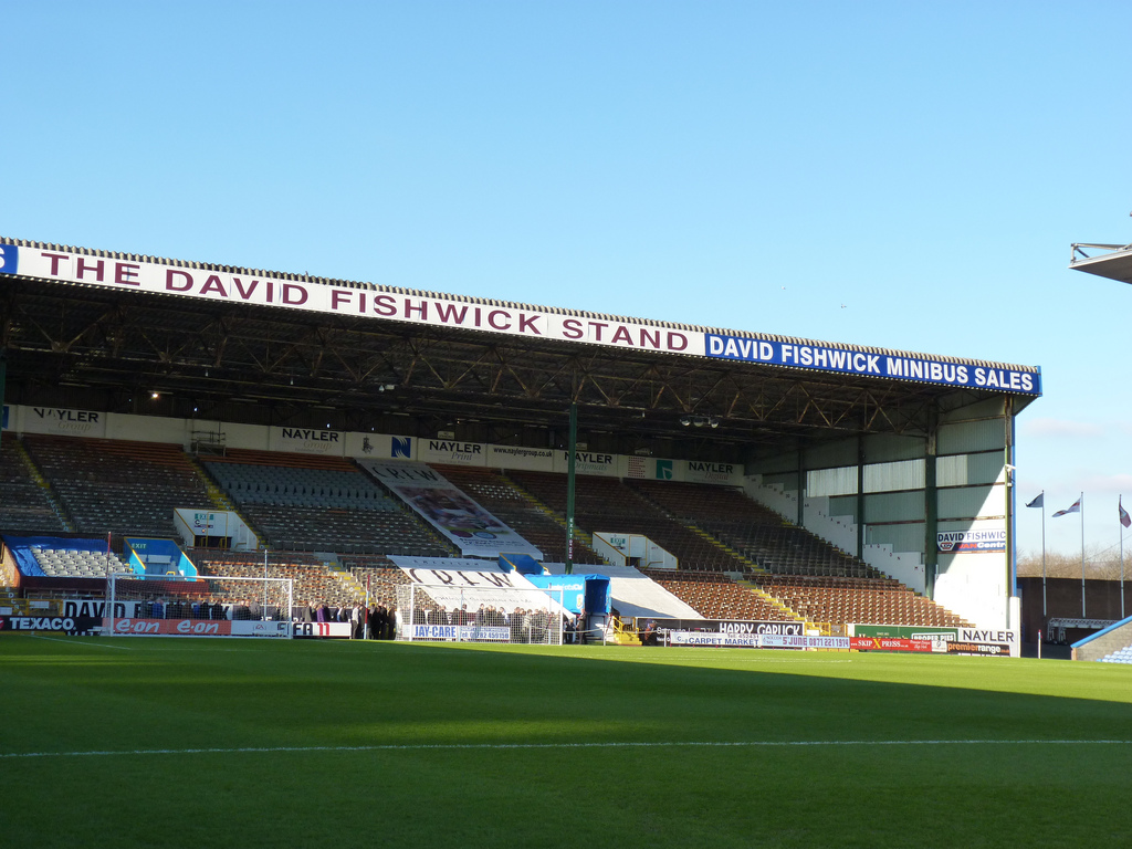 1024x768 Turf Moor Field