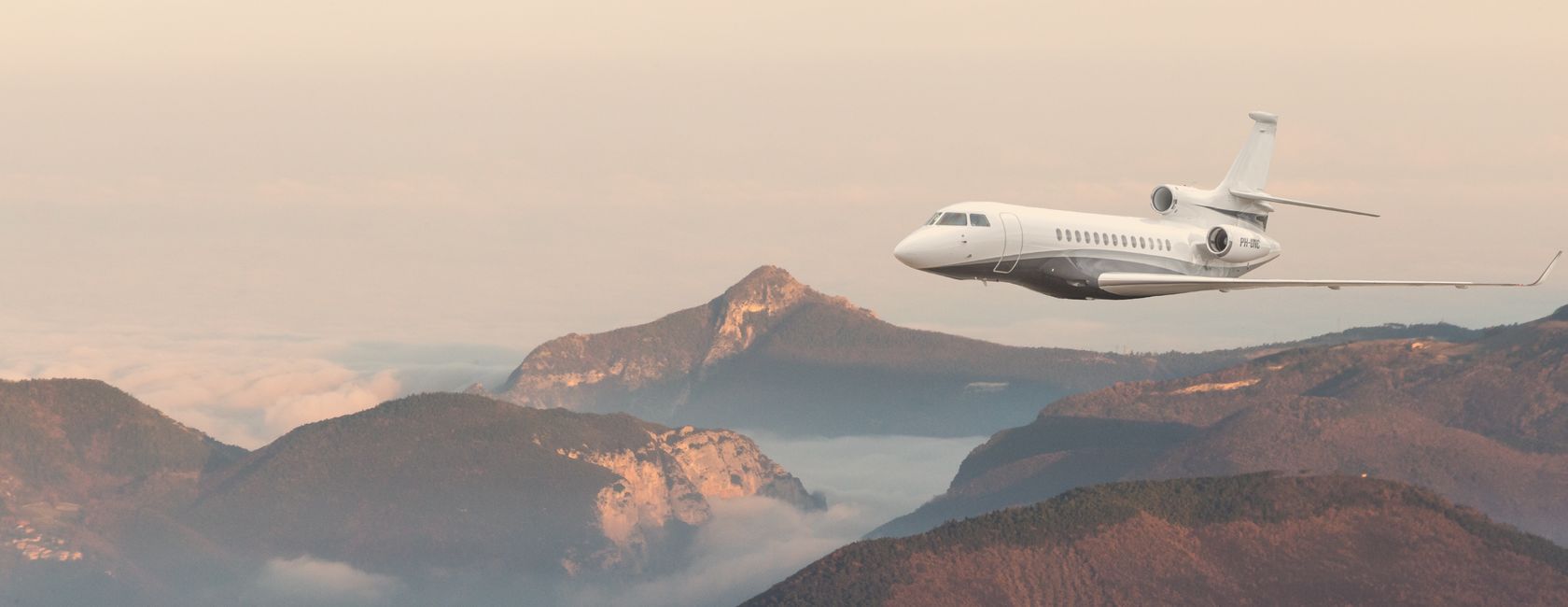 1680x650 Dassault Falcon 7X. ASL Group Private Jet Services