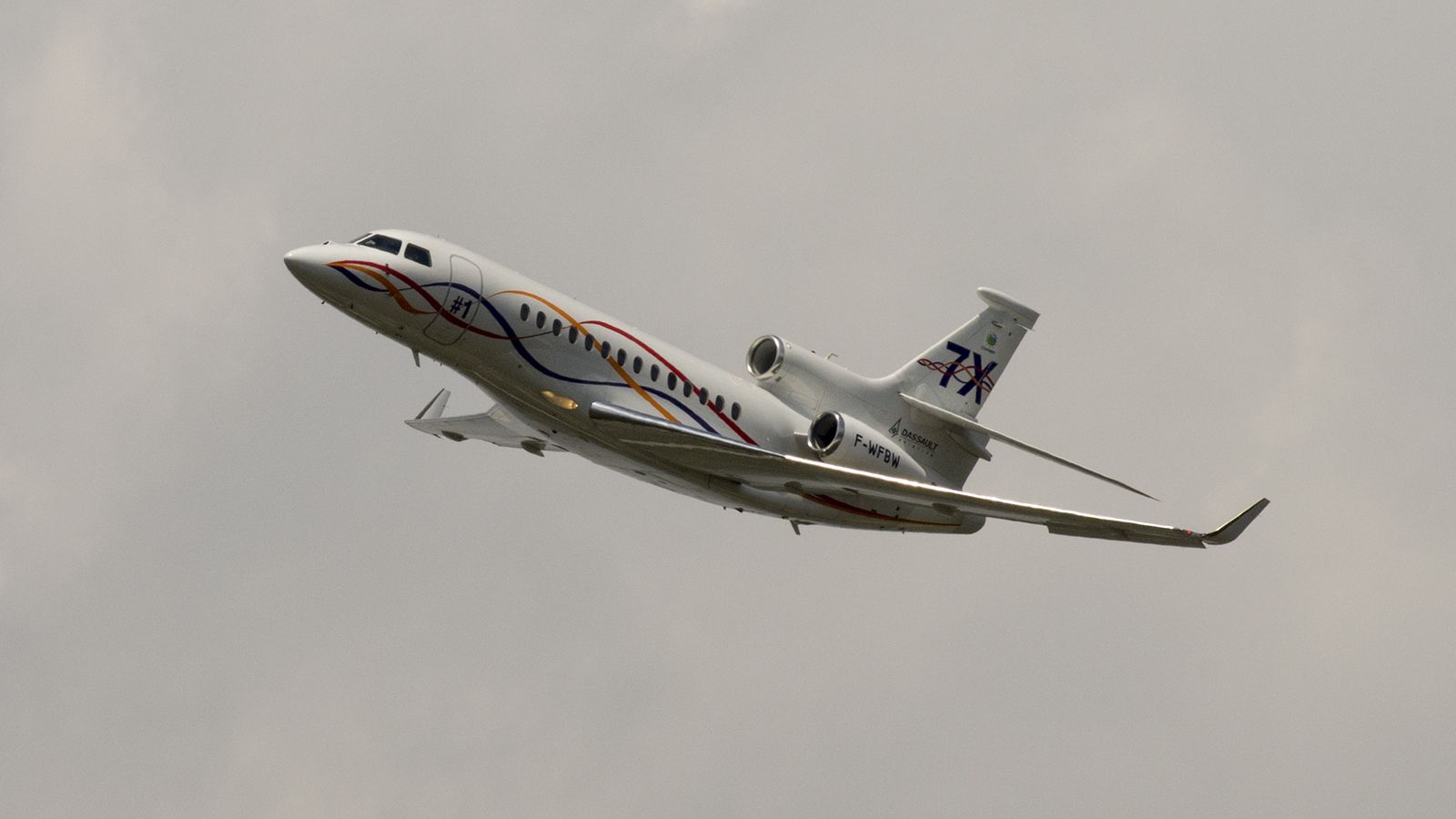1600x900 Dassault Falcon 7X