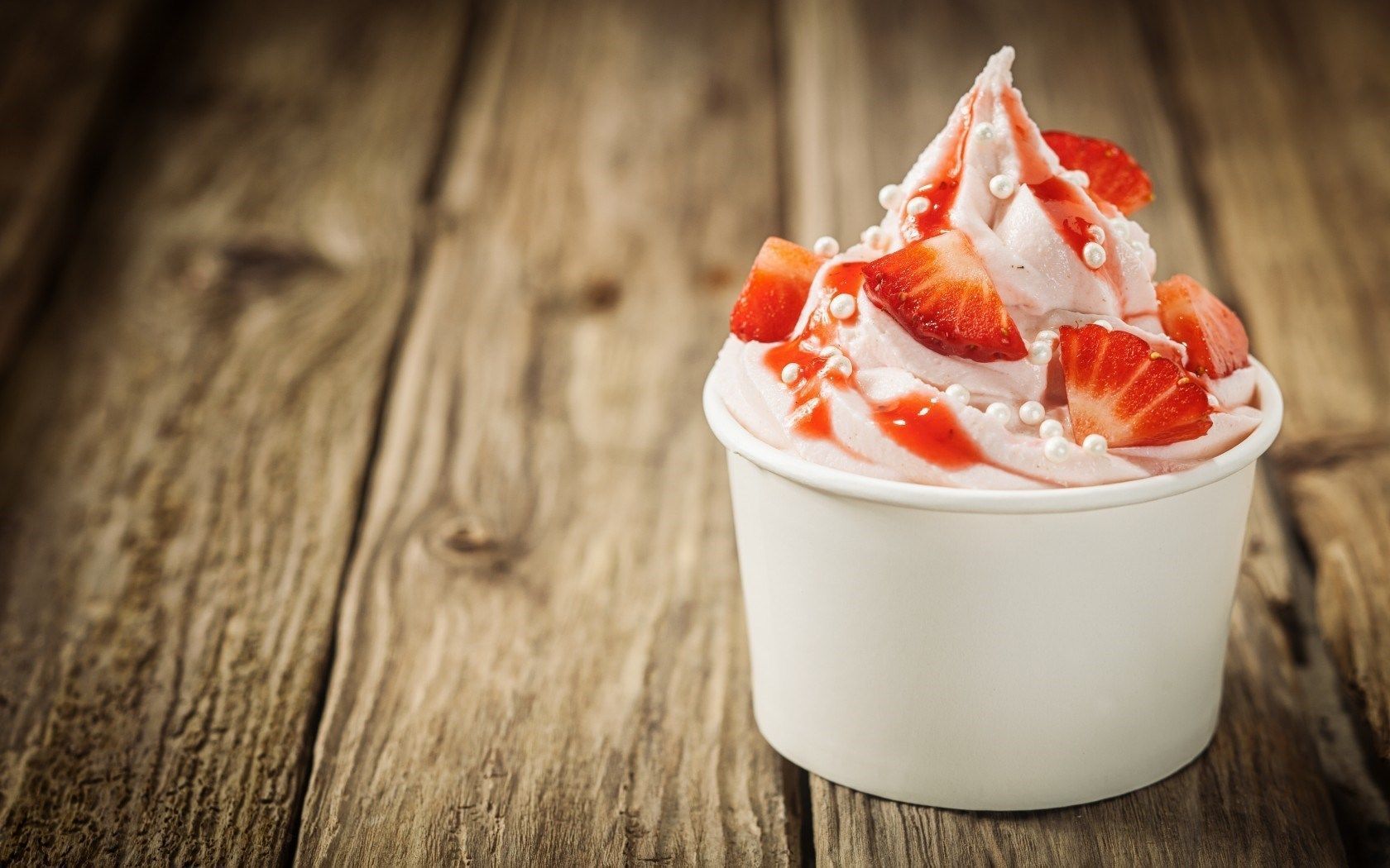 1680x1050 Ice Cream Sundae Wallpaper