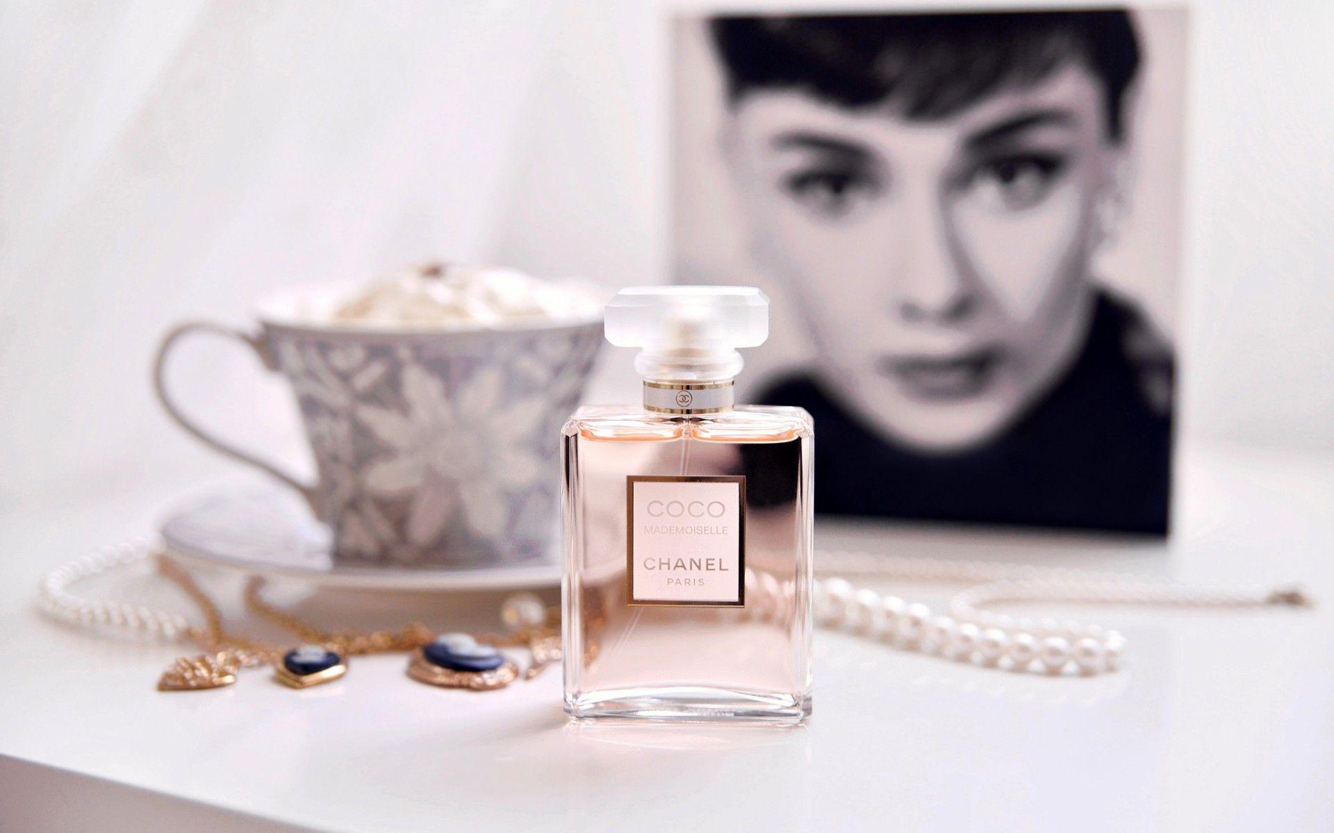 1920x1200 Coco Chanel Perfume Perfume Wallpaper & Background Download