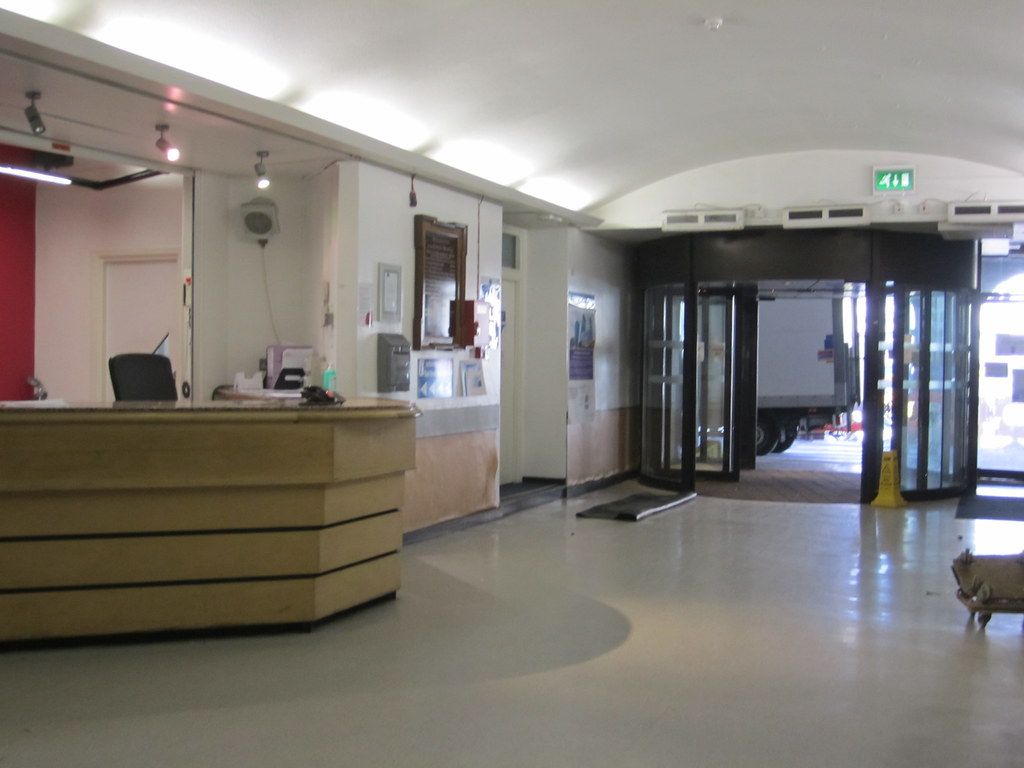 1024x768 Front reception desk of the 'Old' Royal London Hospital Wh