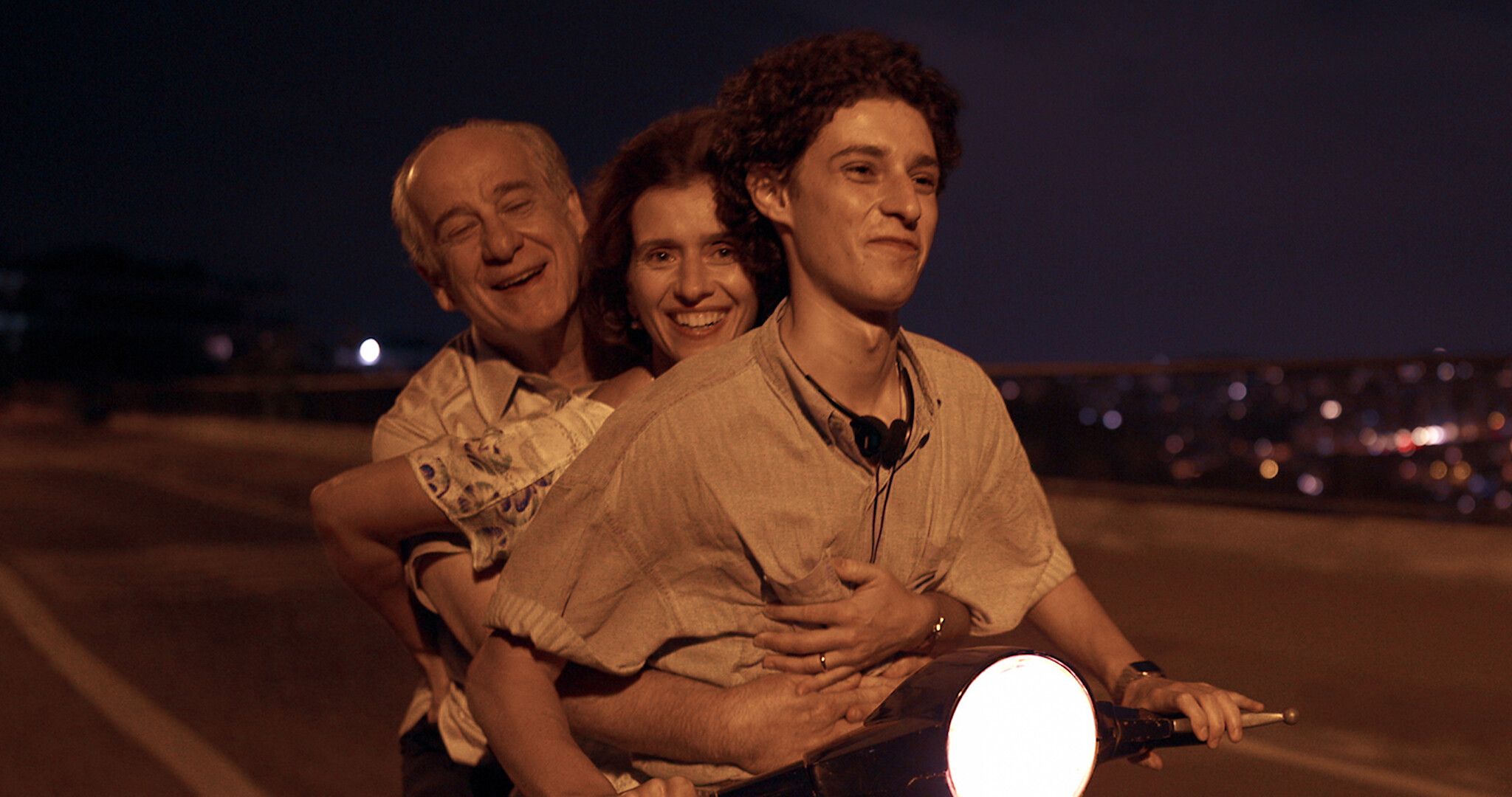 2048x1080 How Paolo Sorrentino Channeled His Childhood into 'The Hand of God'