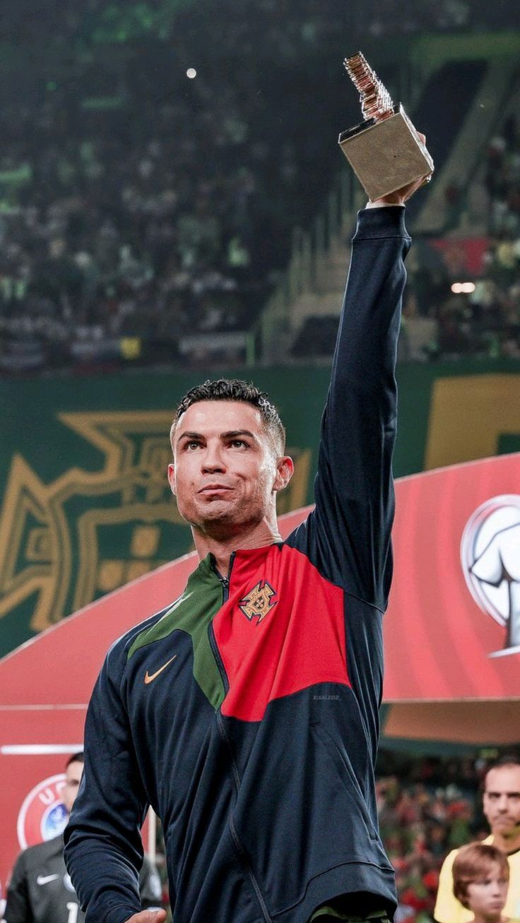 736x1307 Cristiano Ronaldo