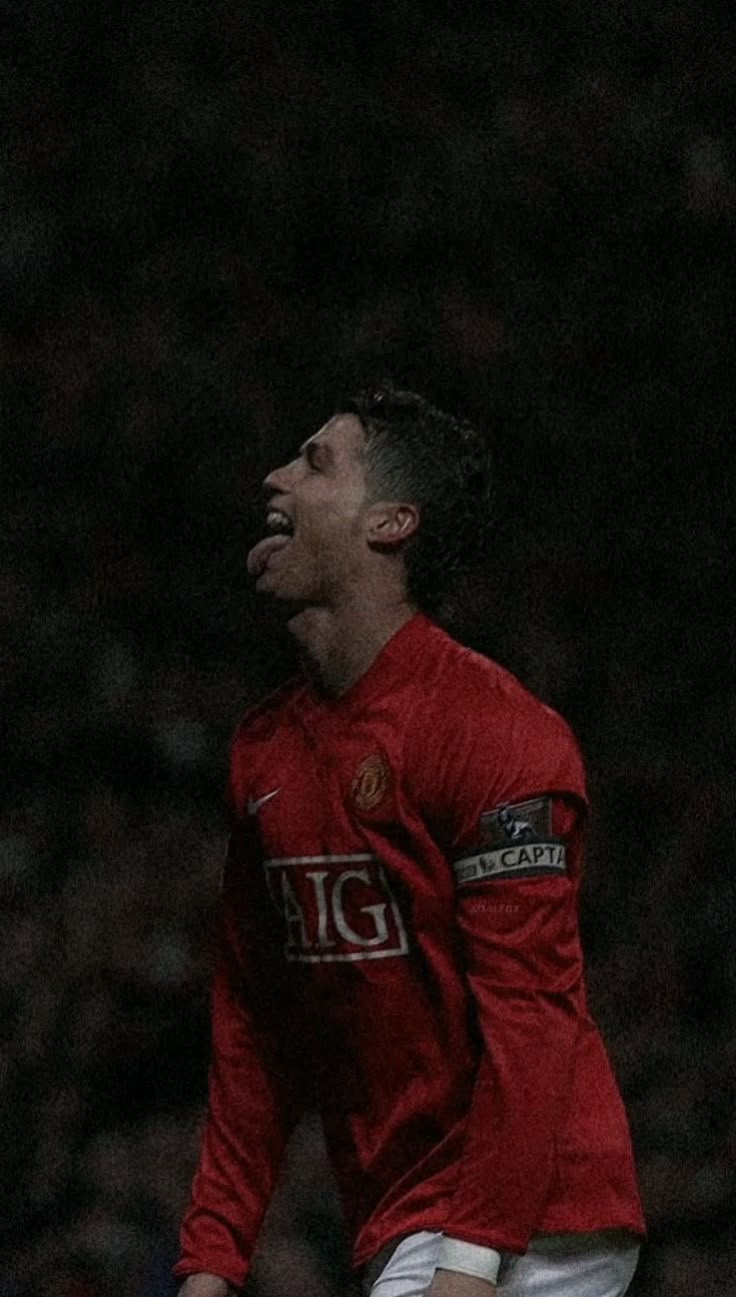 736x1297 Cristiano Ronaldo 2008