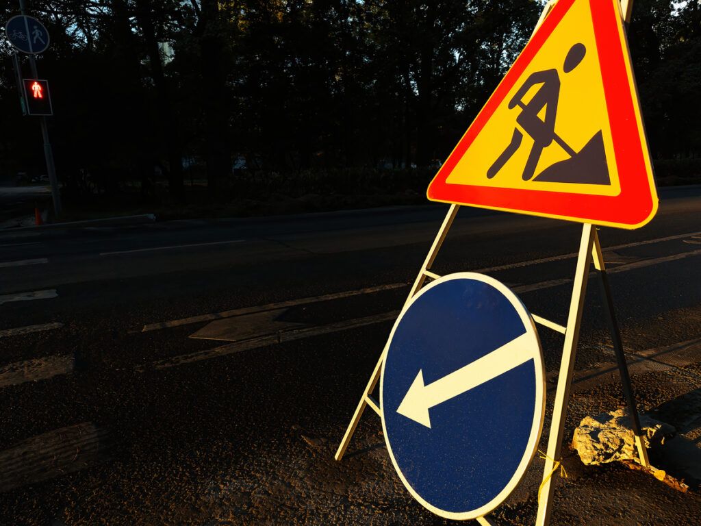 1024x768 Choose High Visibility Traffic Sign Colors For Nighttime Construction