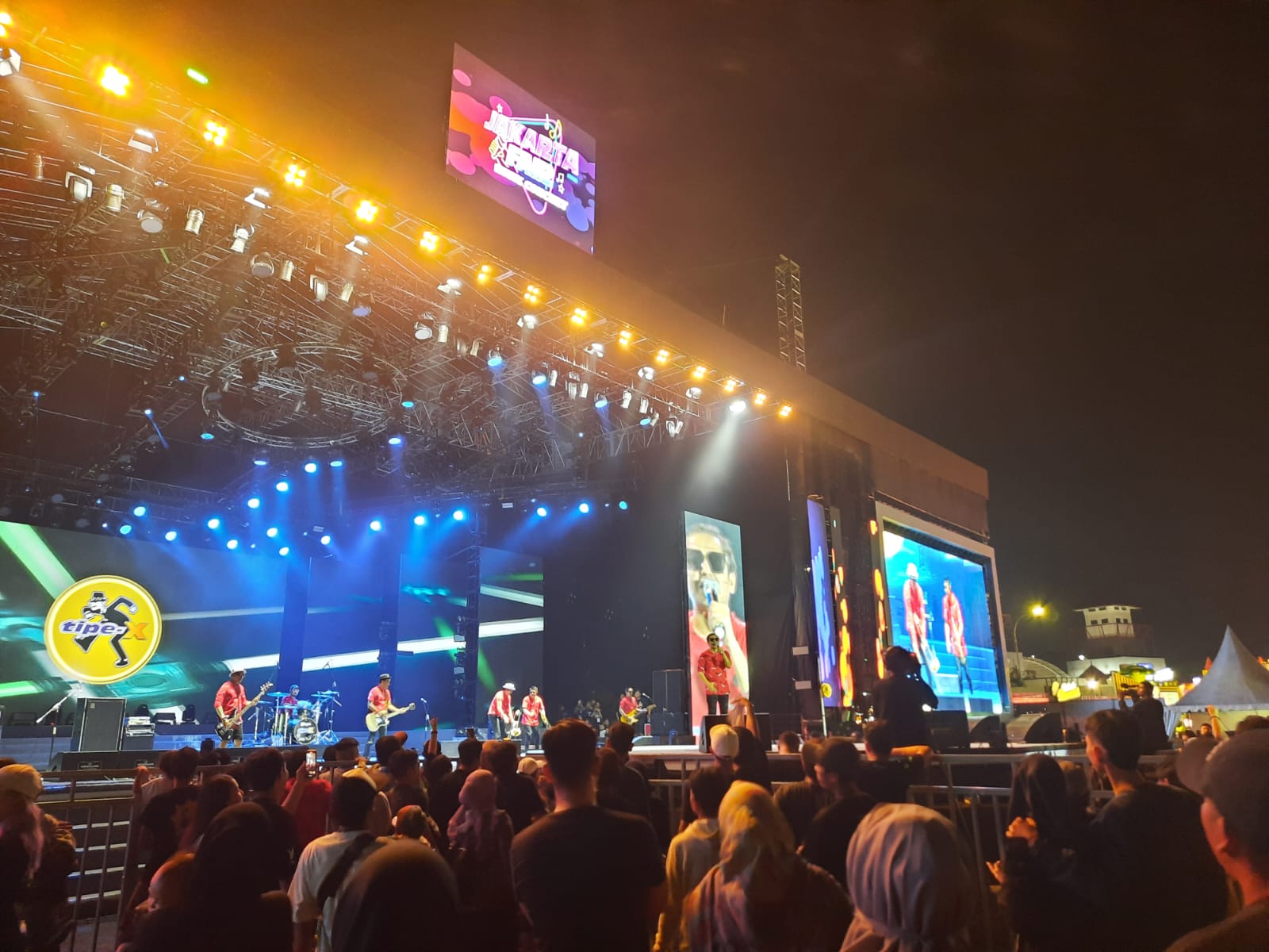 1600x1200 Tipe X Beraksi, Panggung Utama Jakarta Fair Music Concert Berguncang