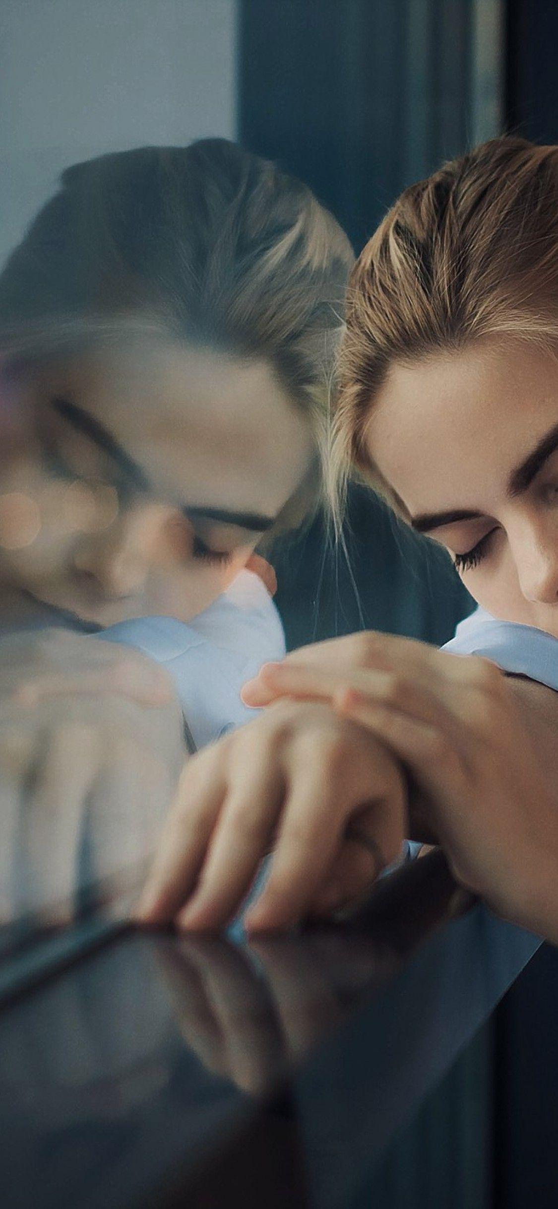 1125x2436 Cara Delevingne iPhone X Wallpaper Download