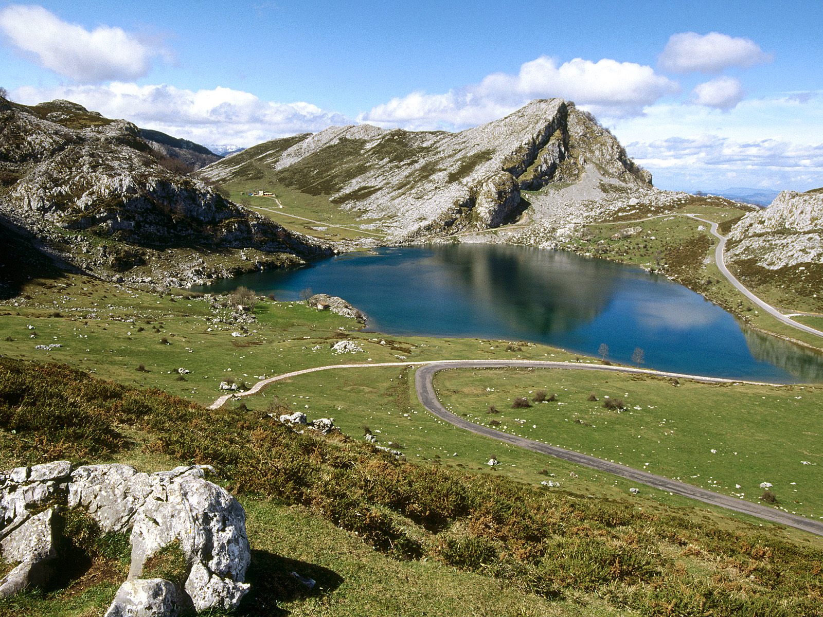 1600x1200 MTB Spain, Picos de Europa, 7 days