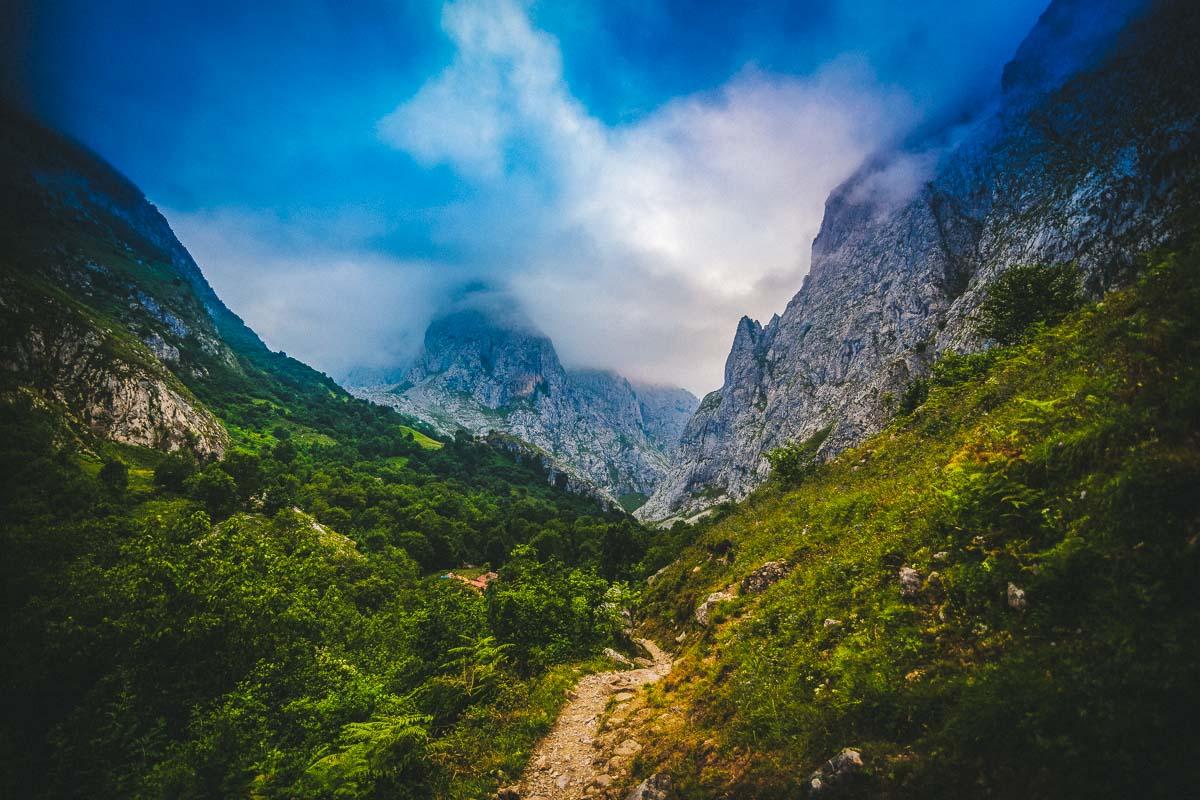 1200x800 Hiking Picos de Europa Ultimate Guide (+ free maps)