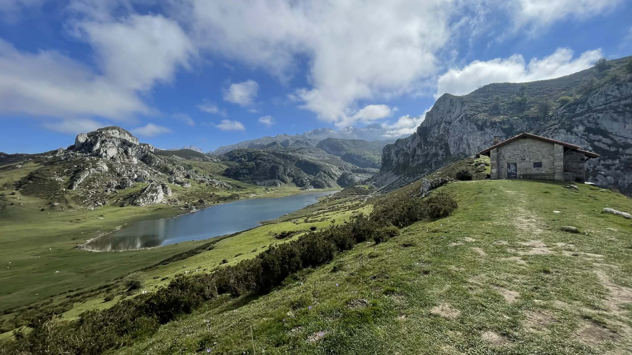 2048x1152 Picos De Europa: Your Guide To Scenic Adventures