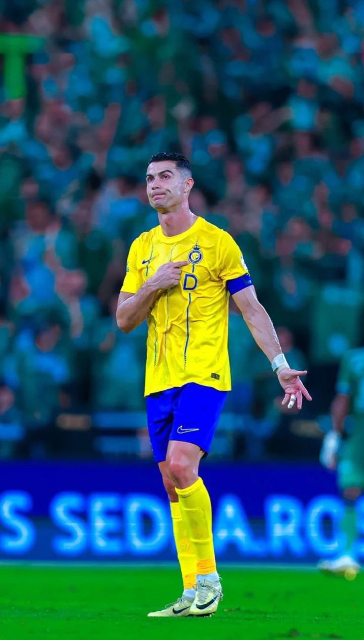 736x1292 Cristiano Ronaldo Al Nassr Wallpaper