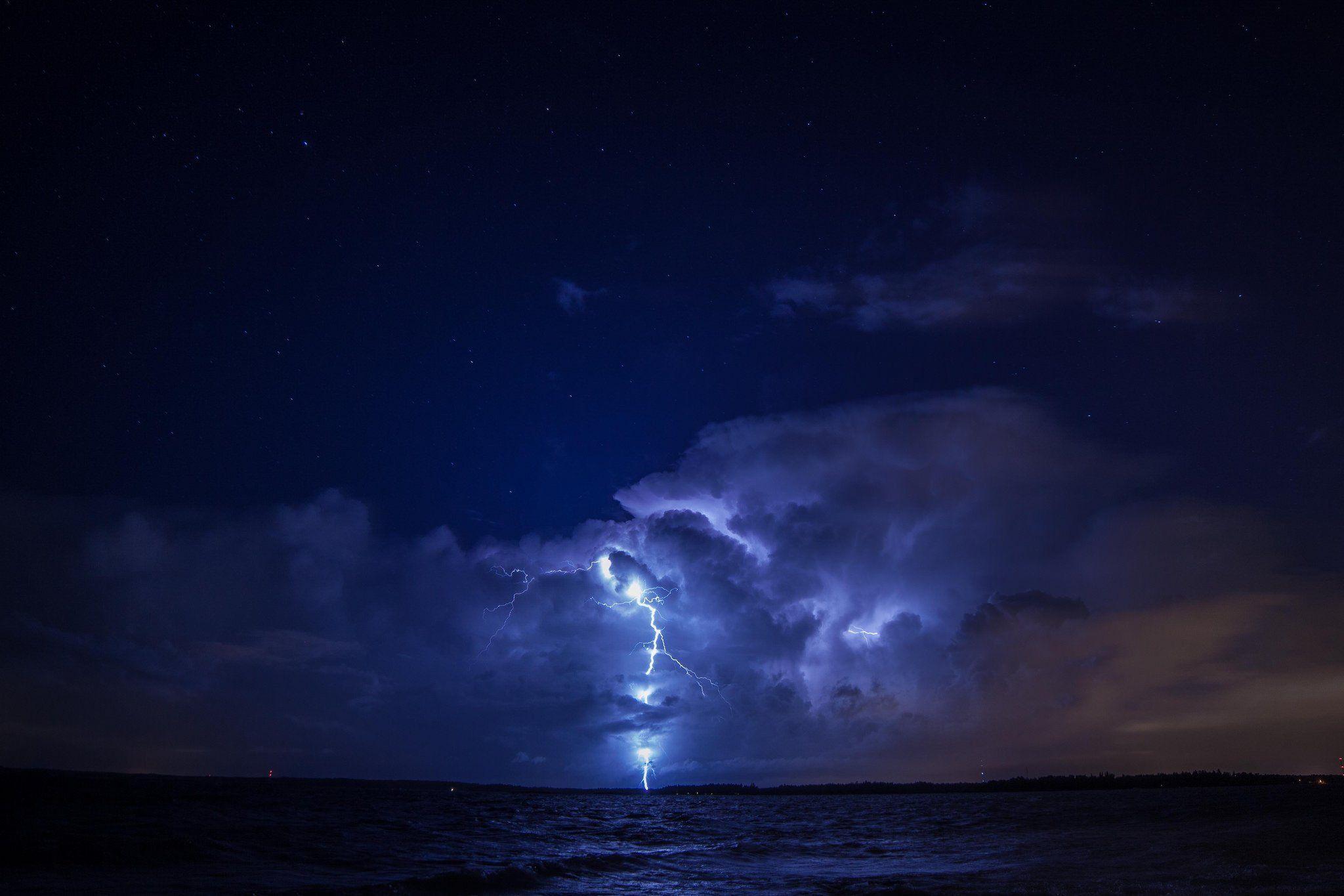 2048x1365 Thunder storn flash lightning sky night eclair nuit foudre nature