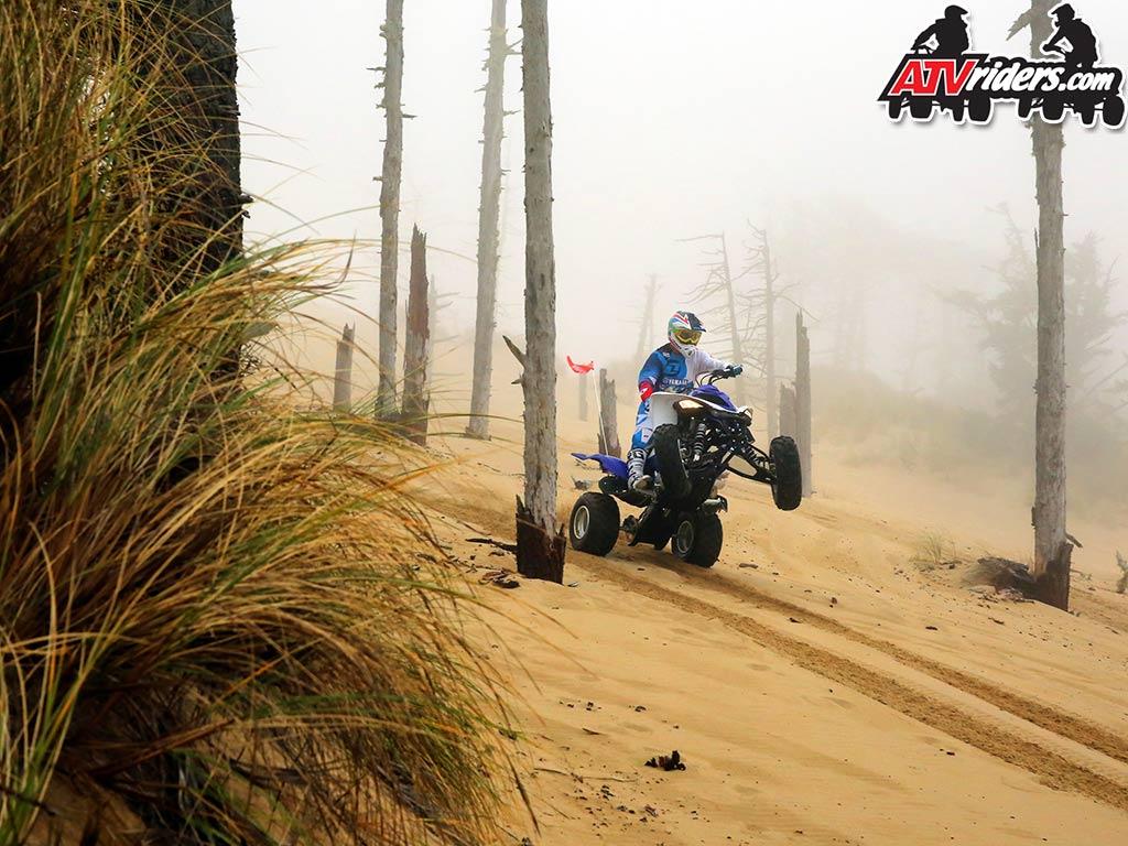 1024x768 Yamaha Raptor 700R Oregon Sand Dunes