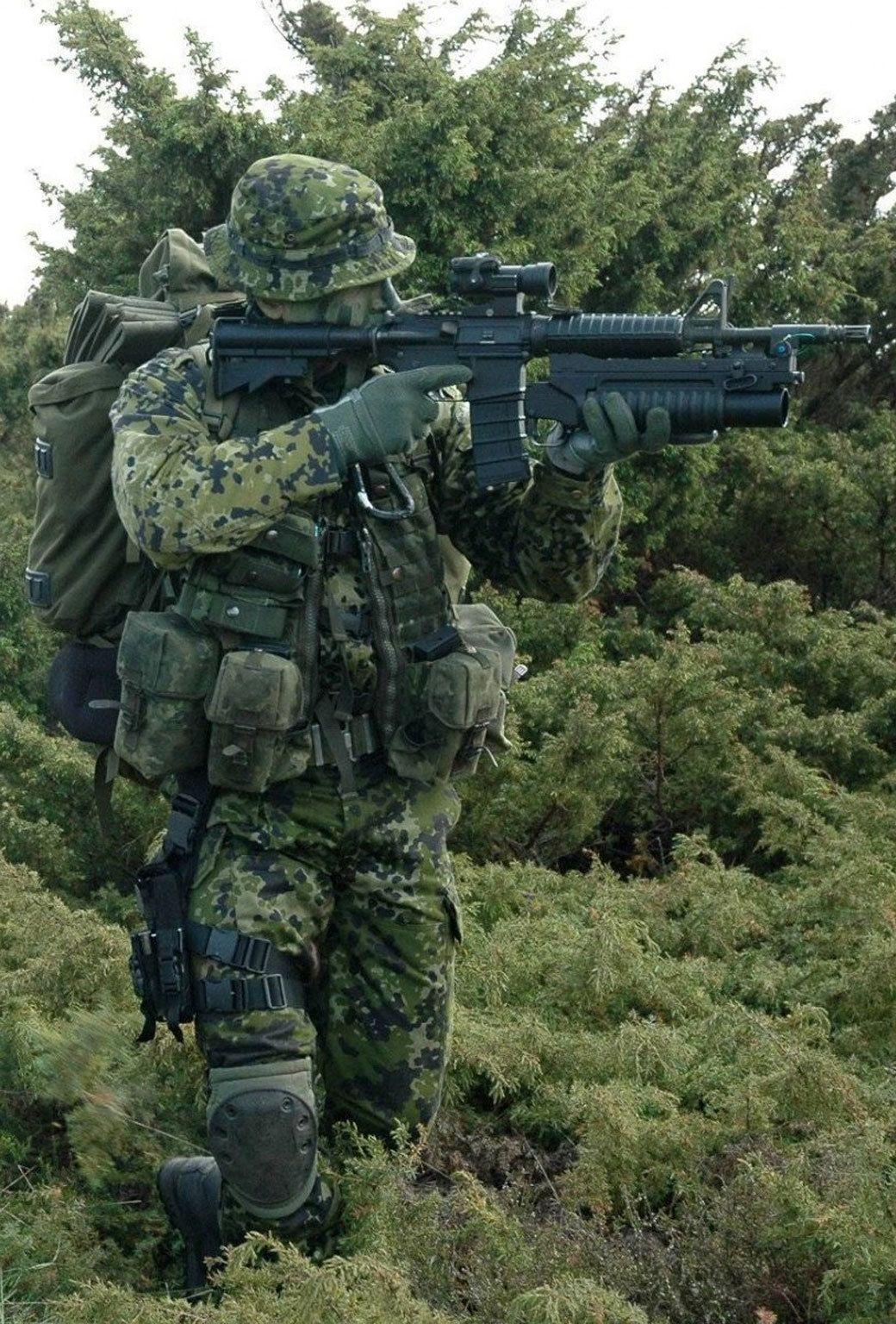 1040x1536 Green Beret Special Forces. US. Army. Special forces army
