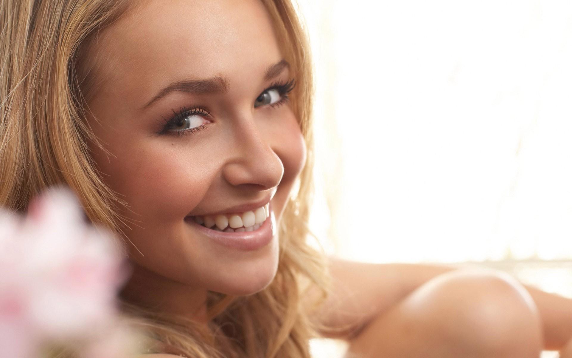 1920x1200 Hayden Panettiere Wallpaper